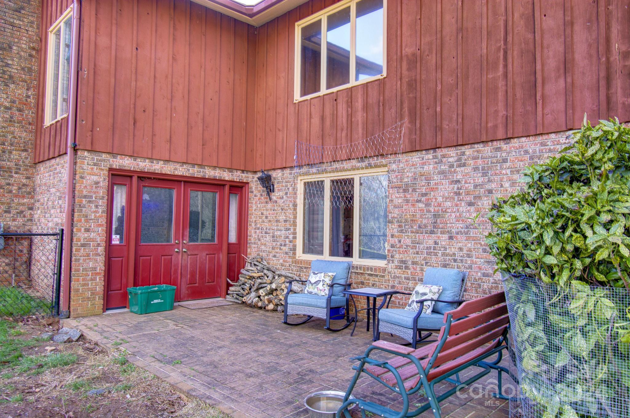 304 Honeysuckle Drive