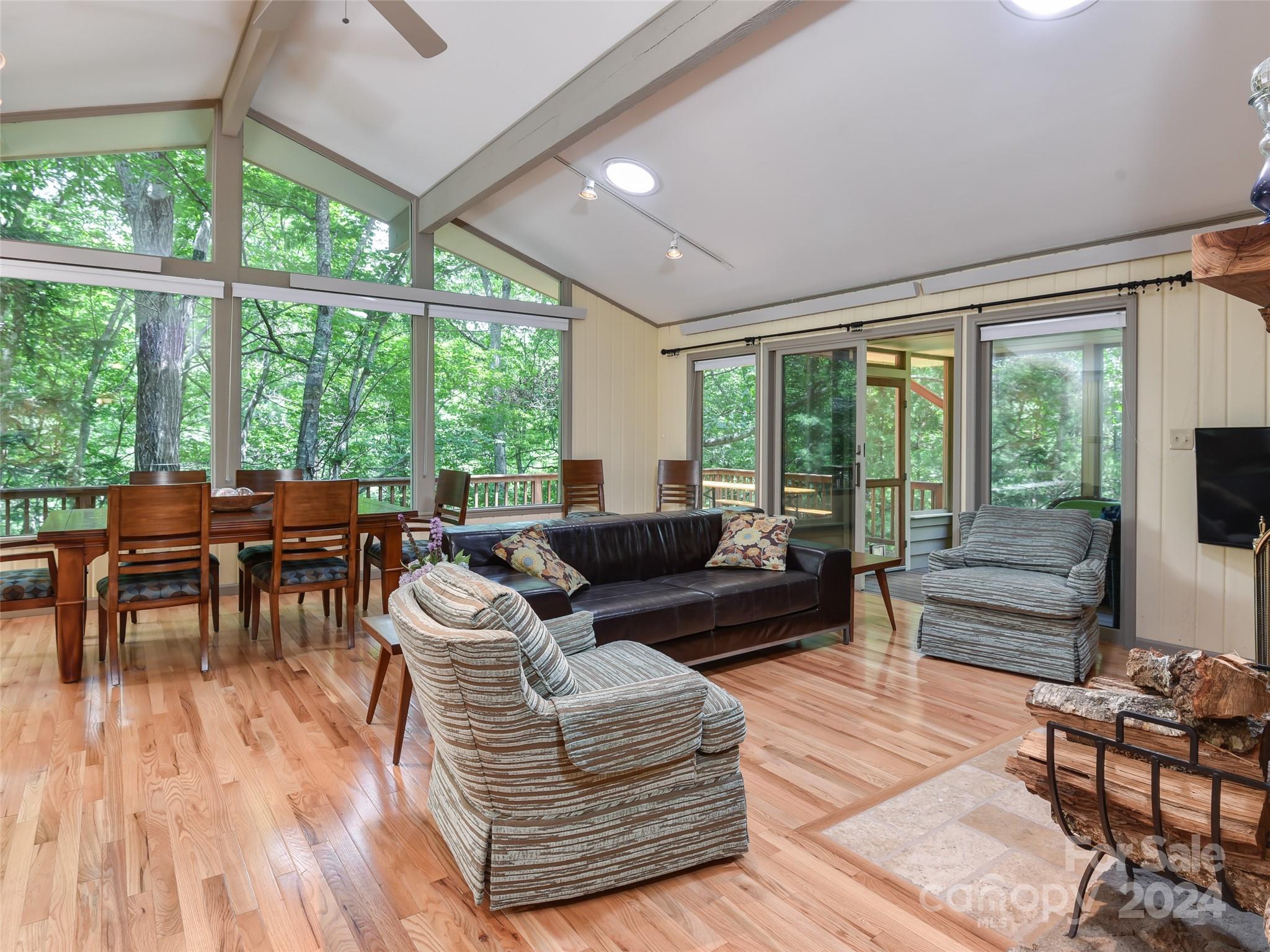 667 Pinners Cove Road