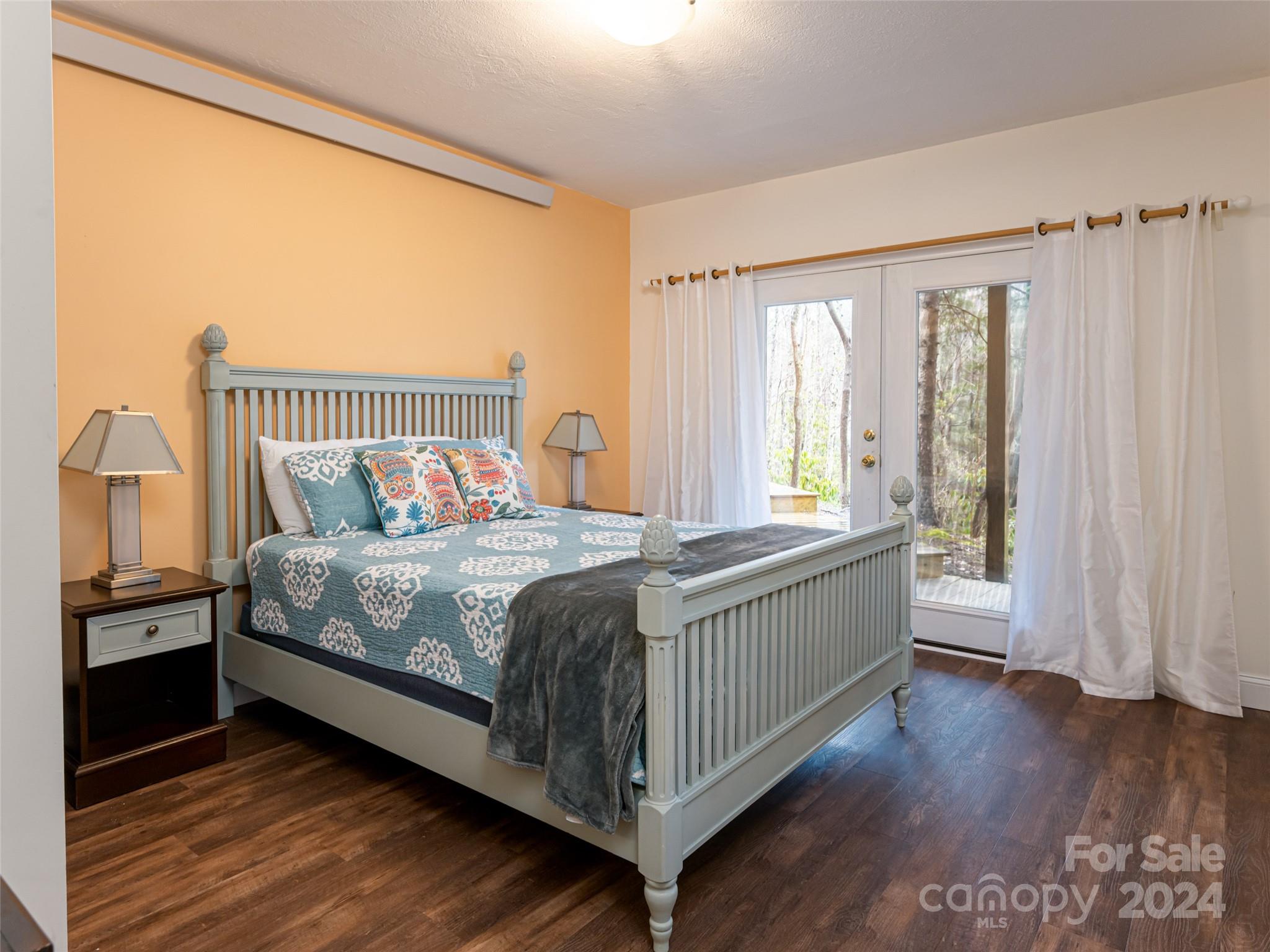 667 Pinners Cove Road