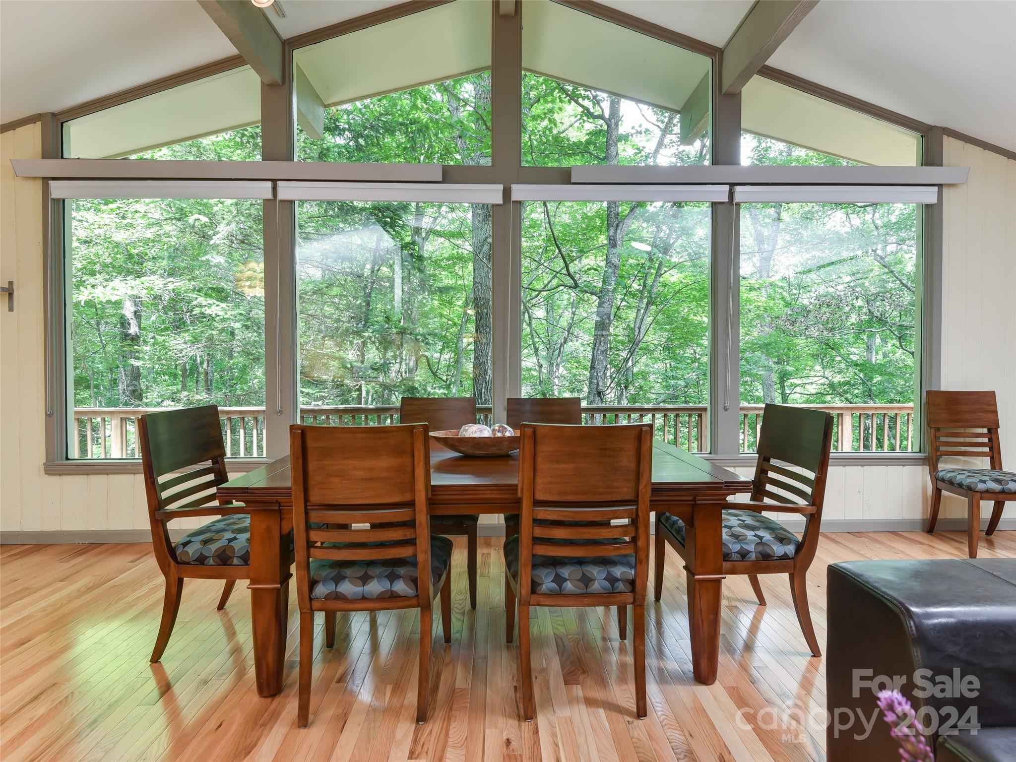 667 Pinners Cove Road