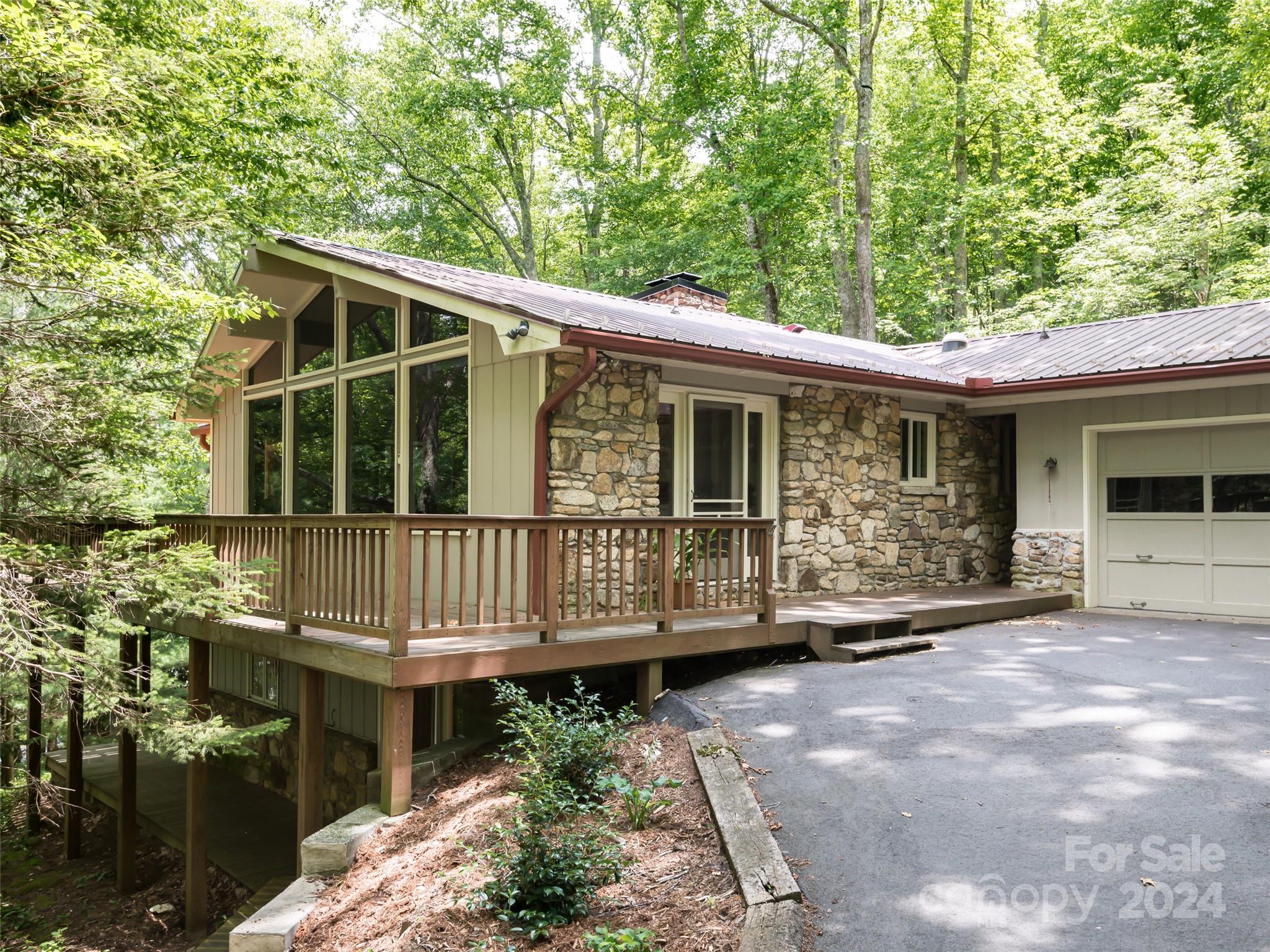 667 Pinners Cove Road