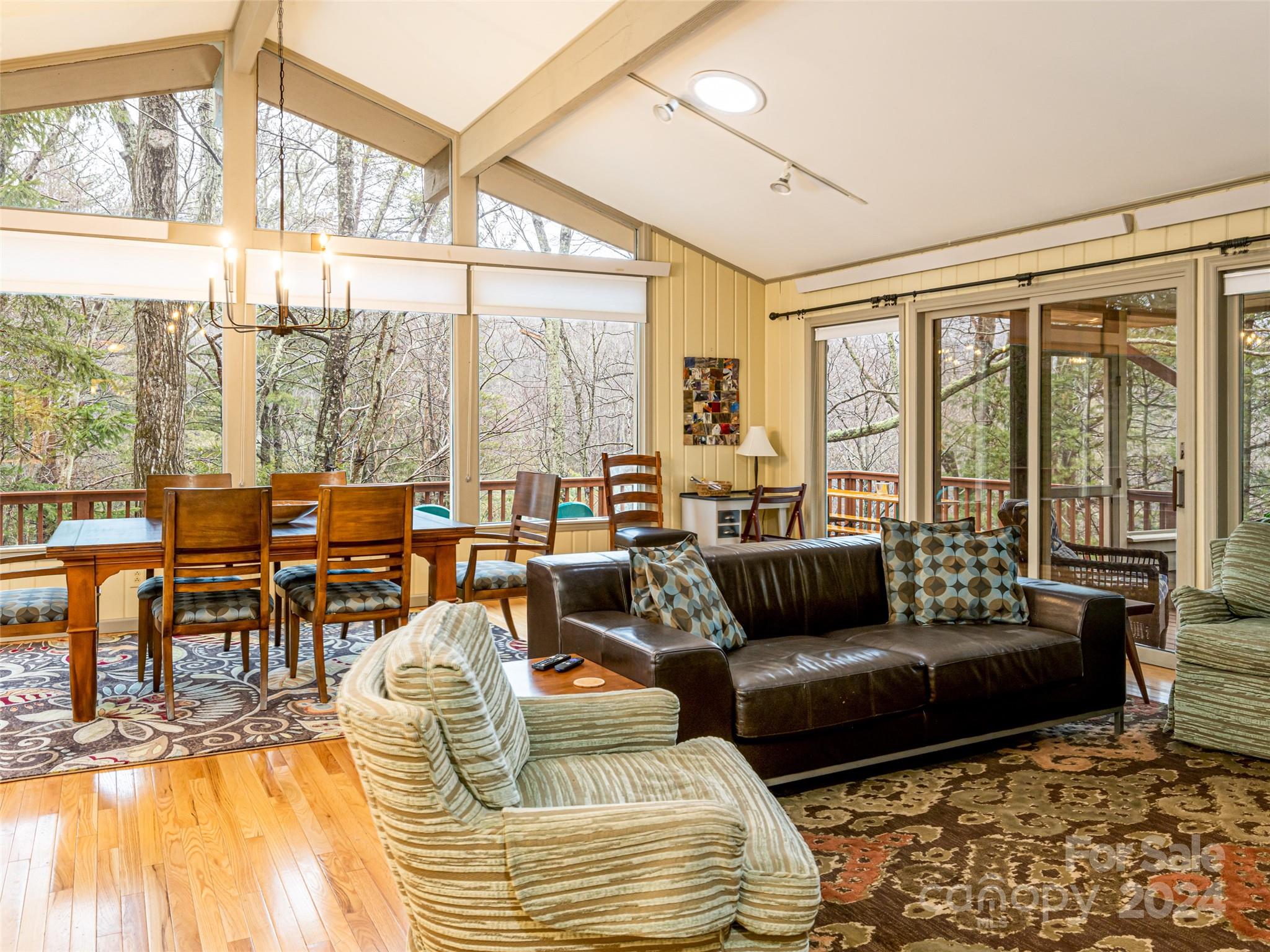 667 Pinners Cove Road