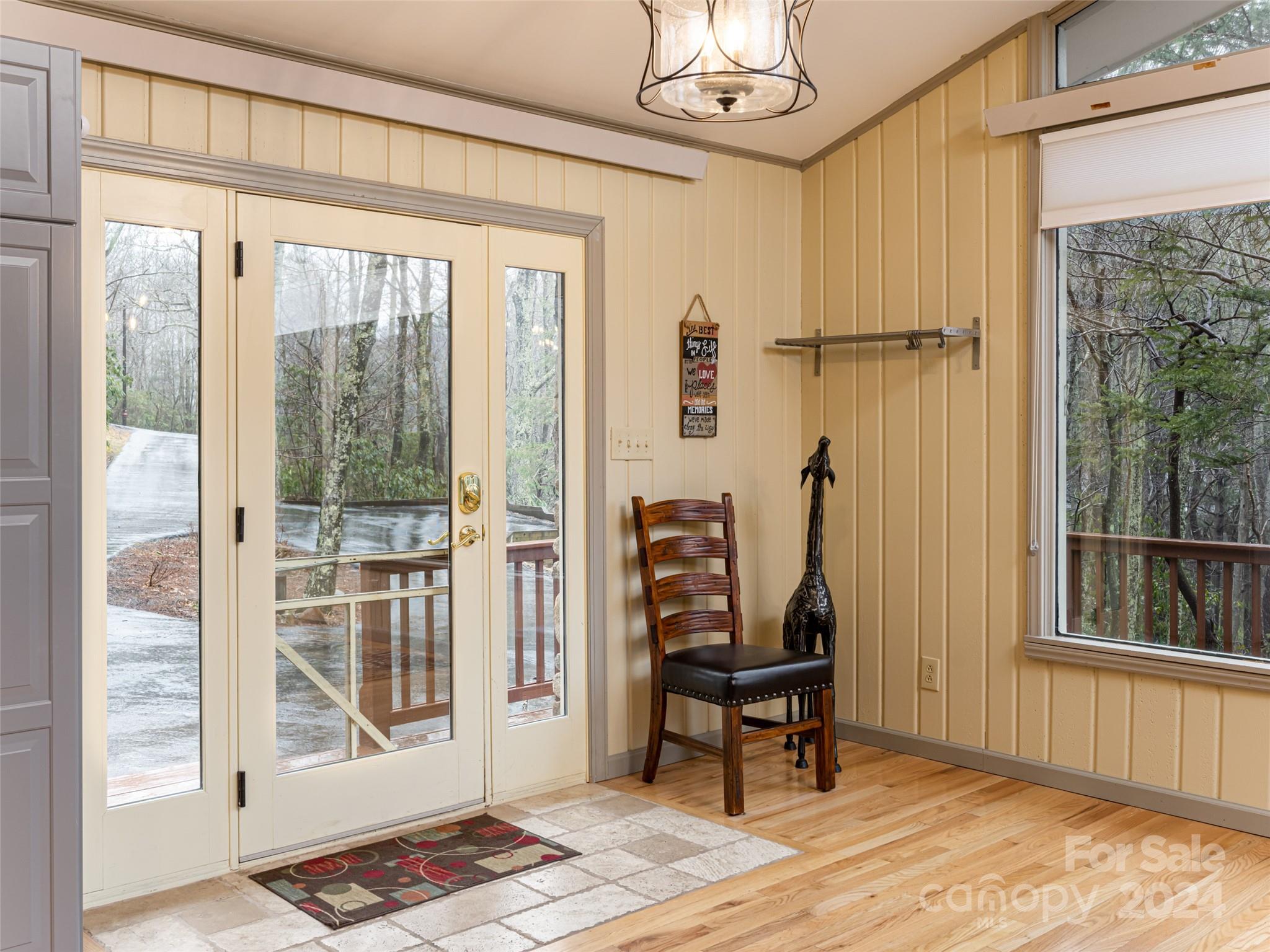 667 Pinners Cove Road