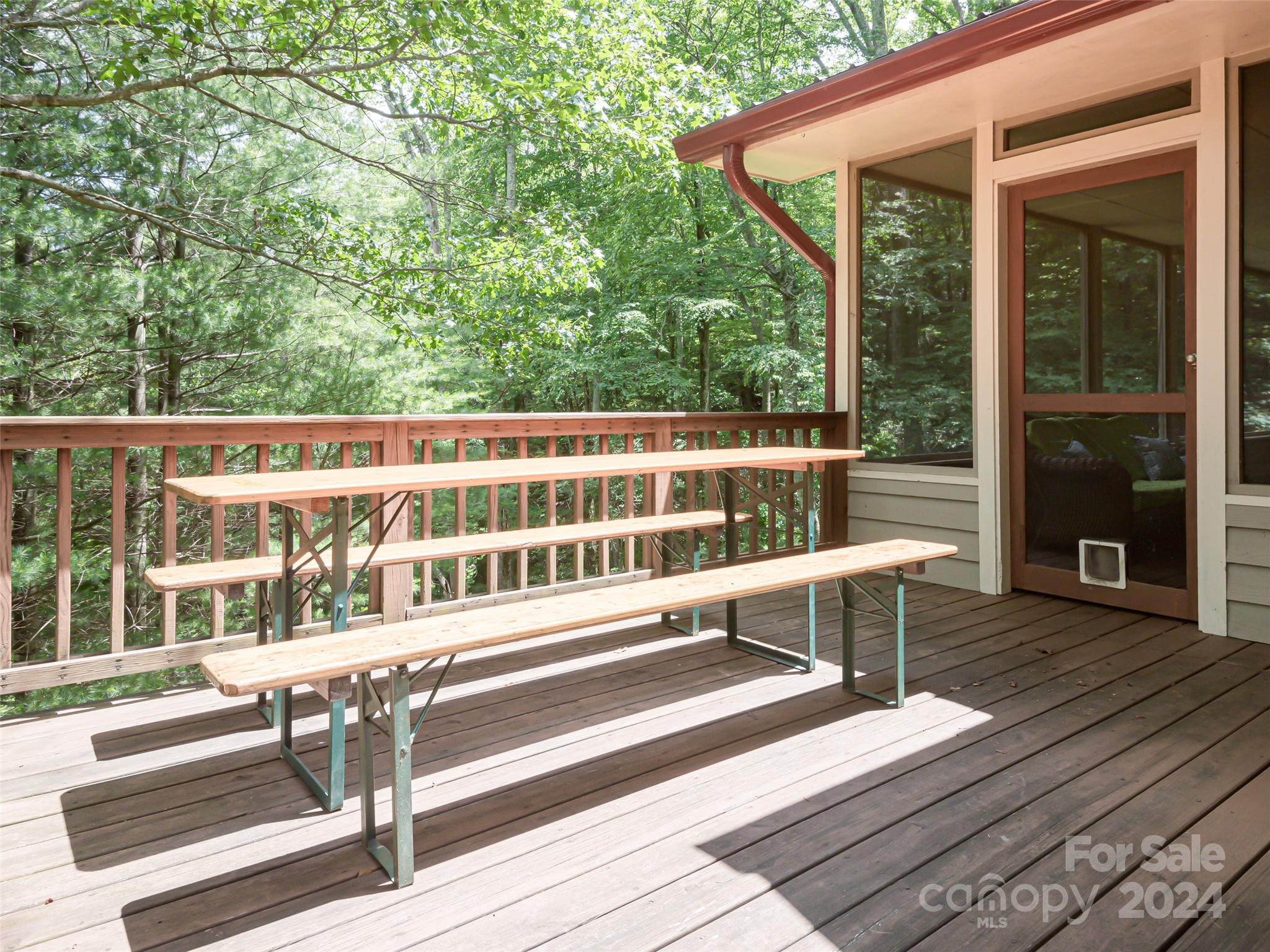 667 Pinners Cove Road