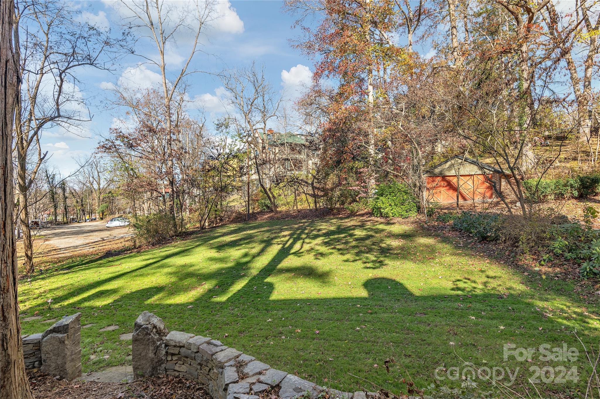 16 Cherokee Road