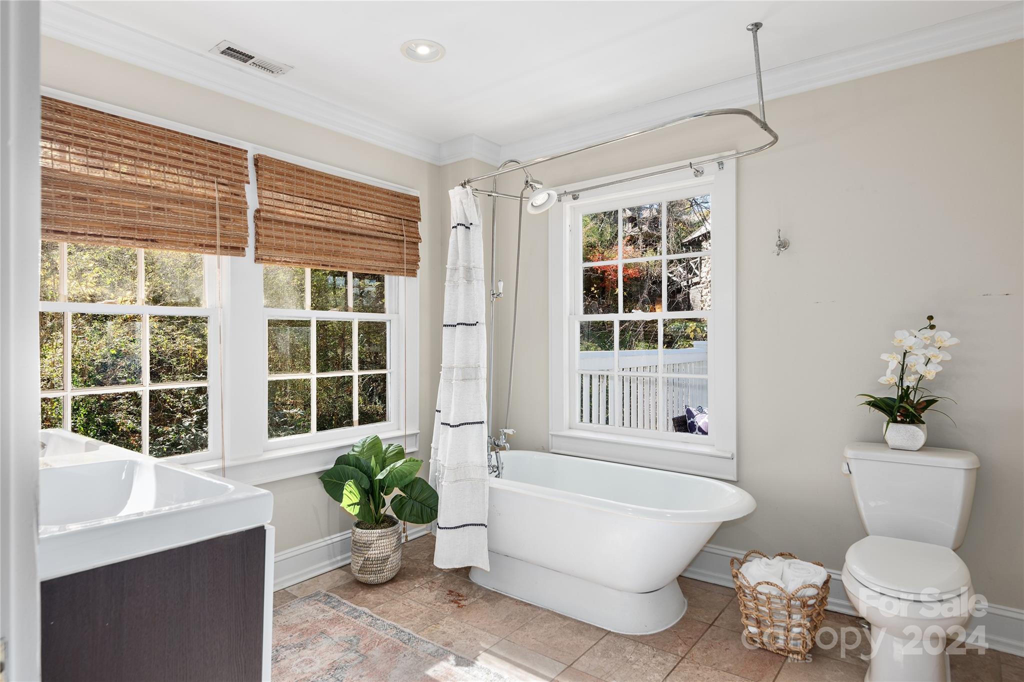 16 Cherokee Road