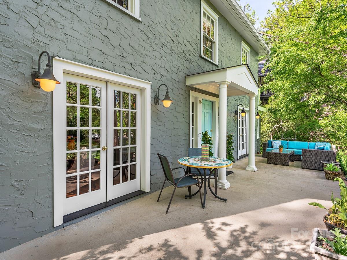16 Cherokee Road