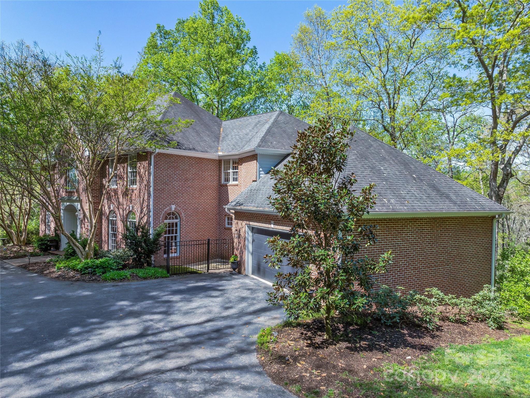 12 Hickory Ridge