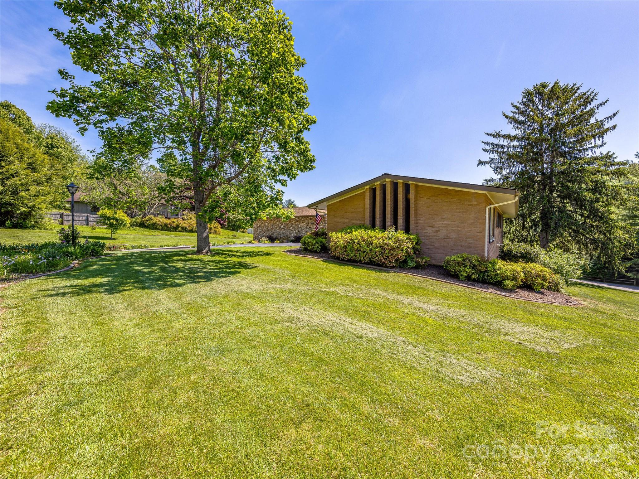 220 Northfield Court