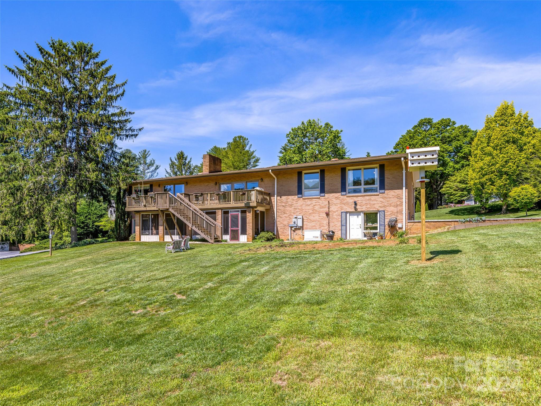 220 Northfield Court