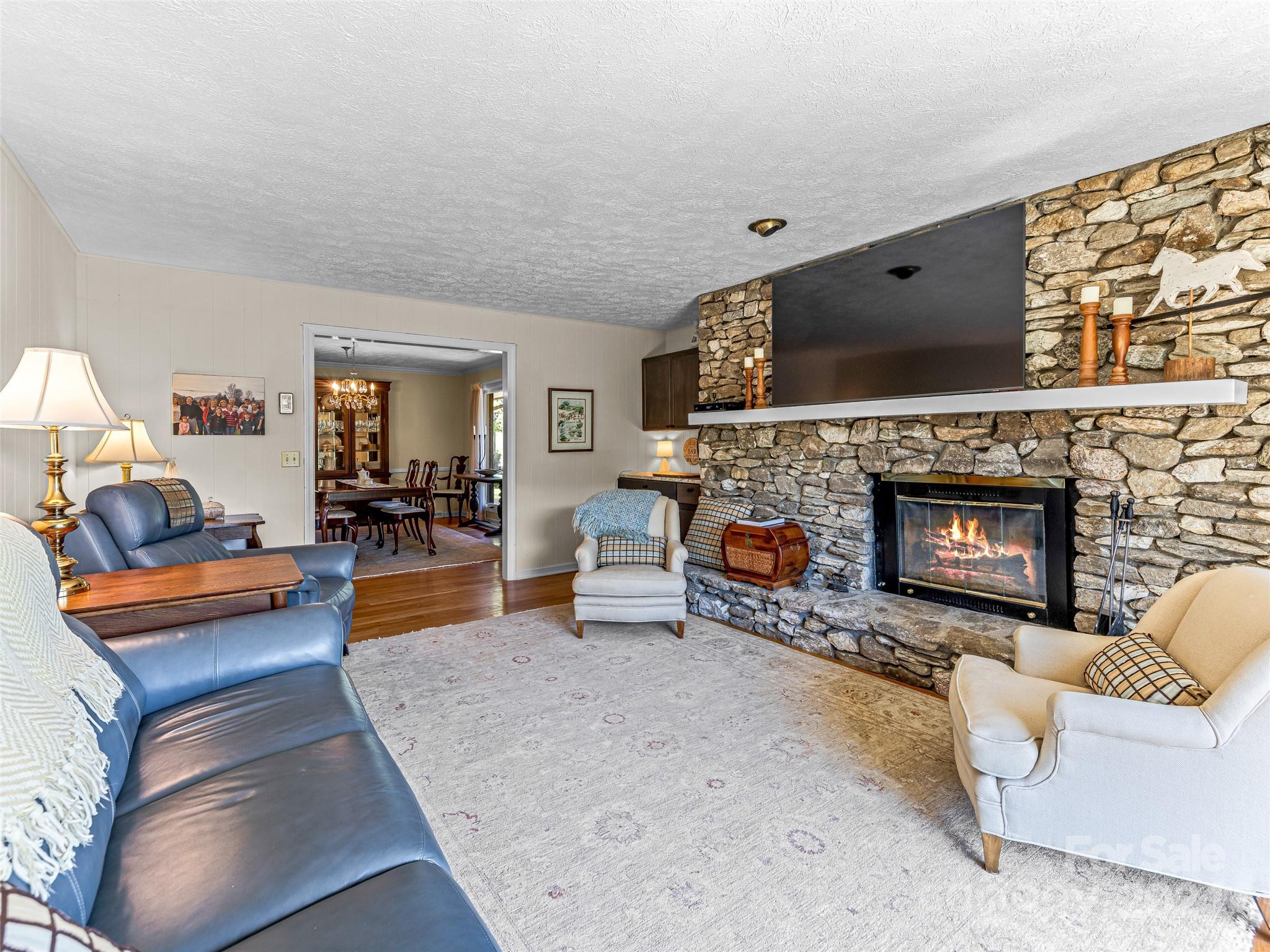 220 Northfield Court