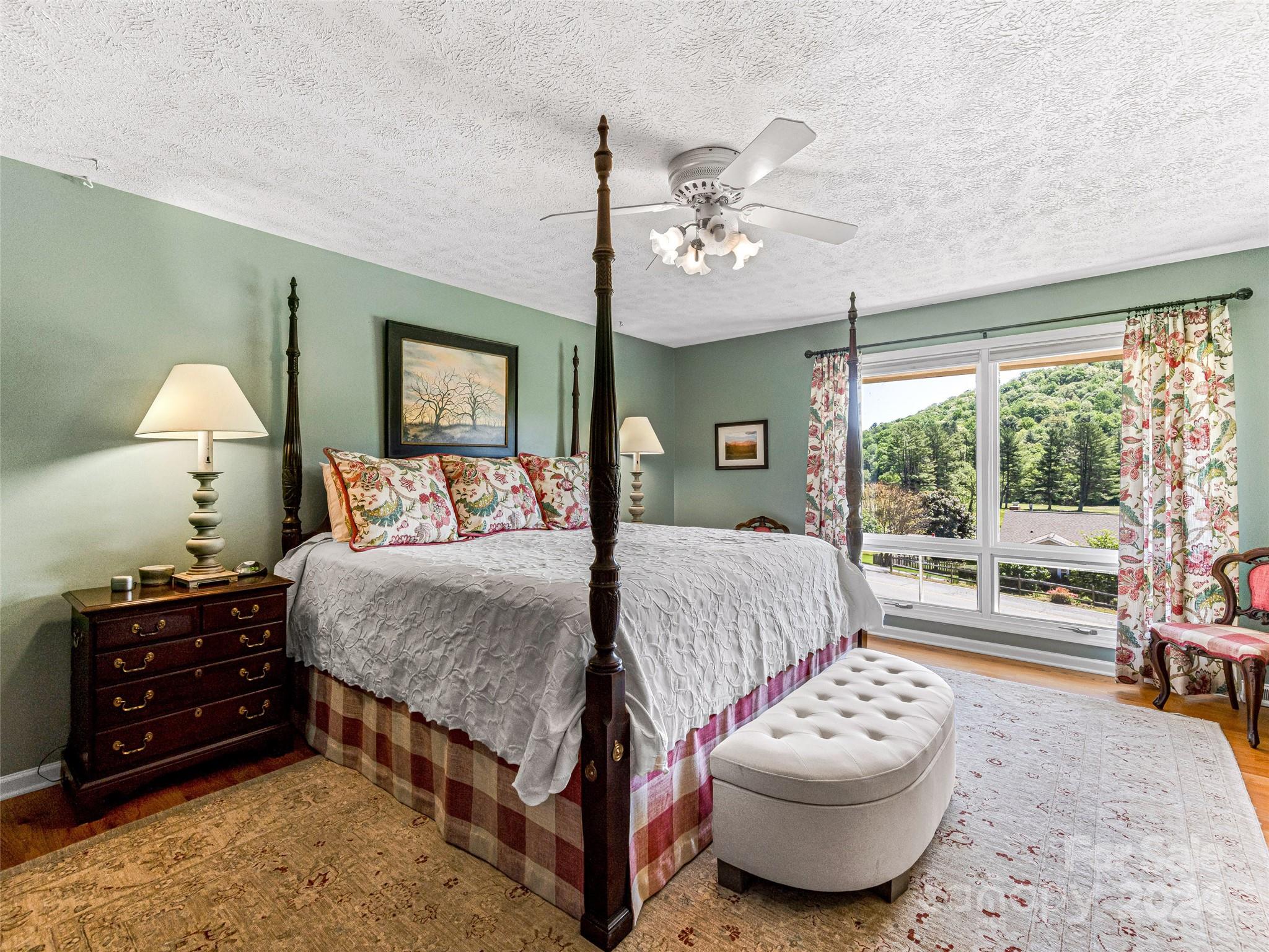 220 Northfield Court