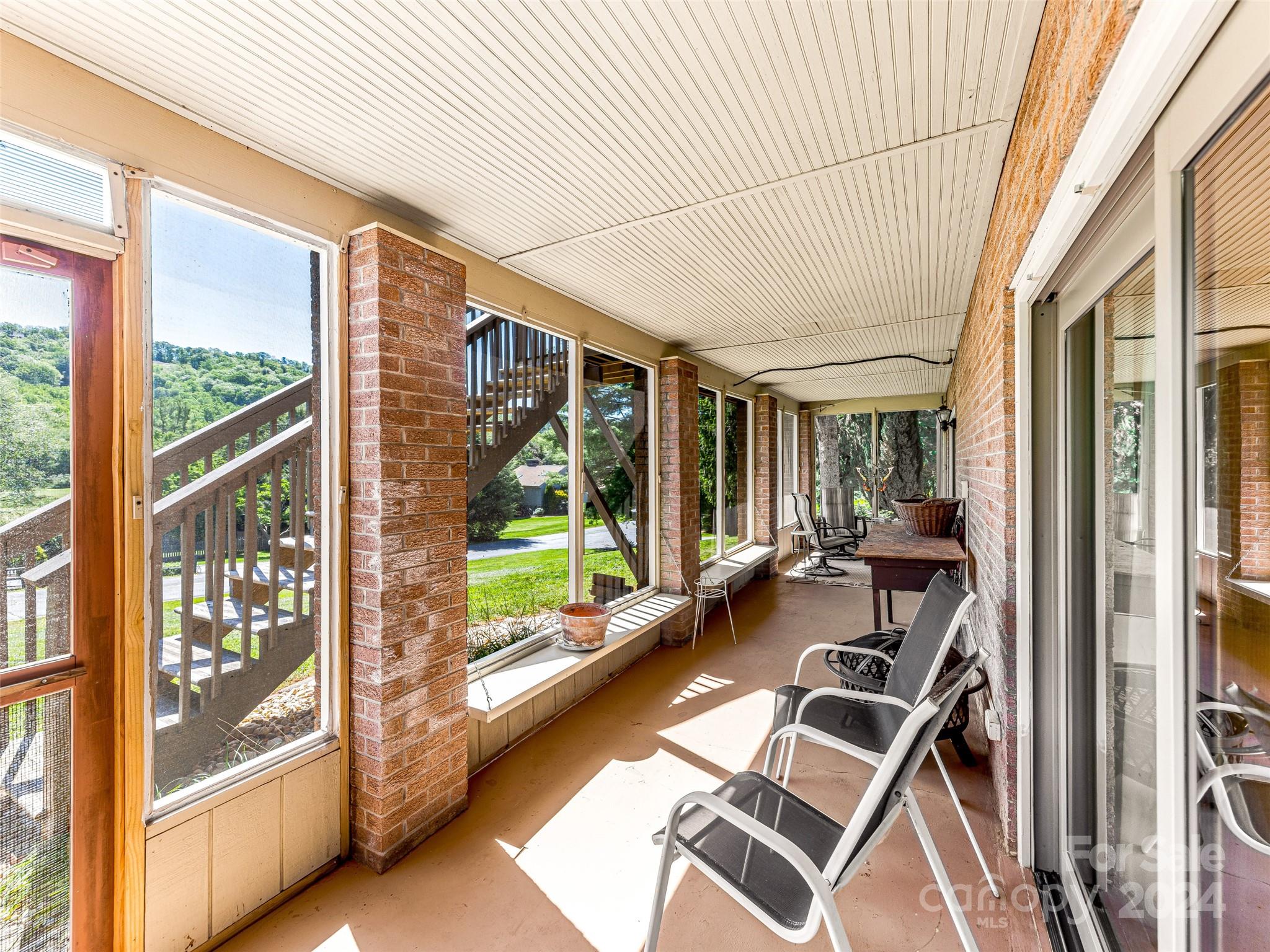 220 Northfield Court