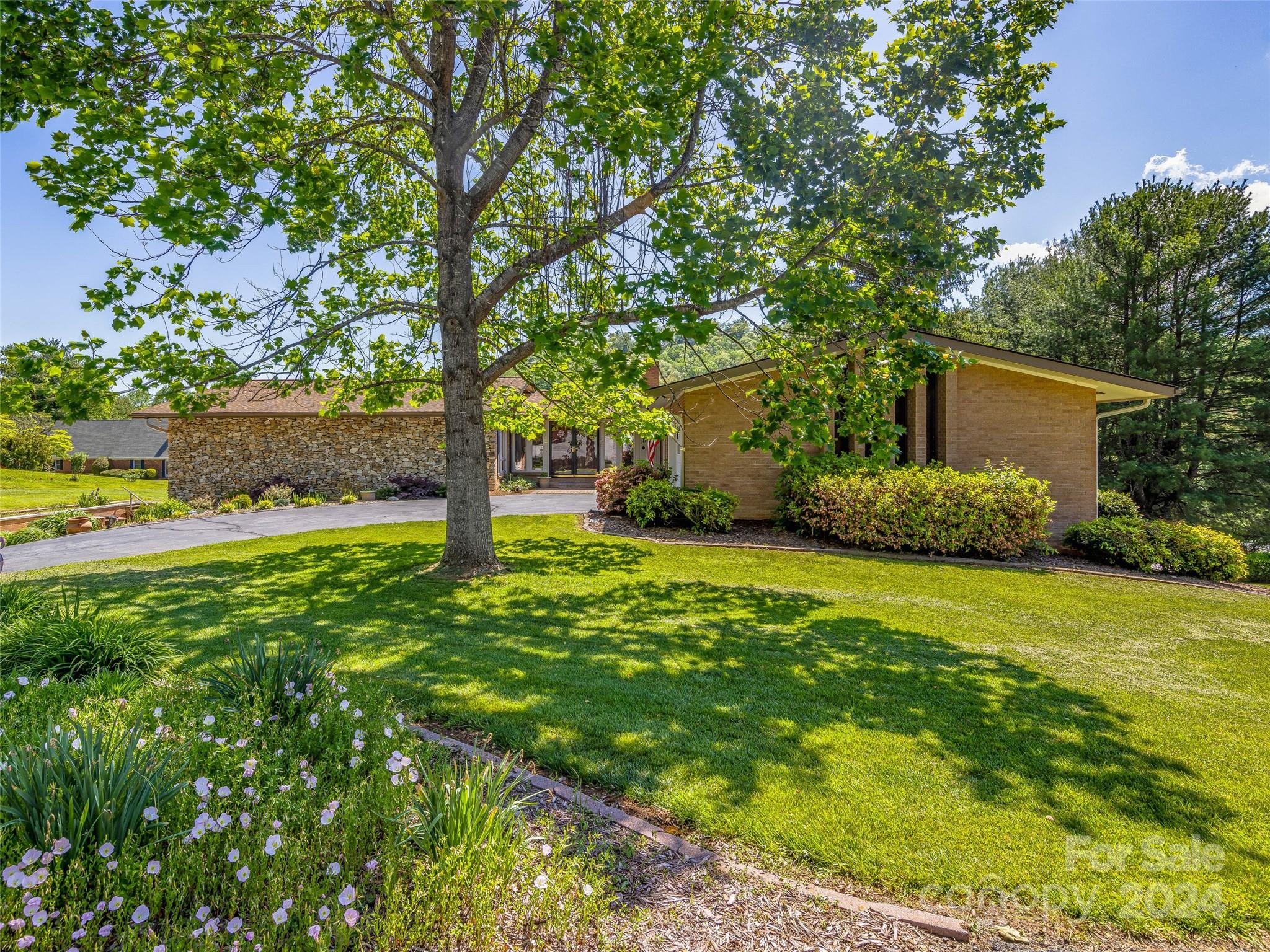 220 Northfield Court