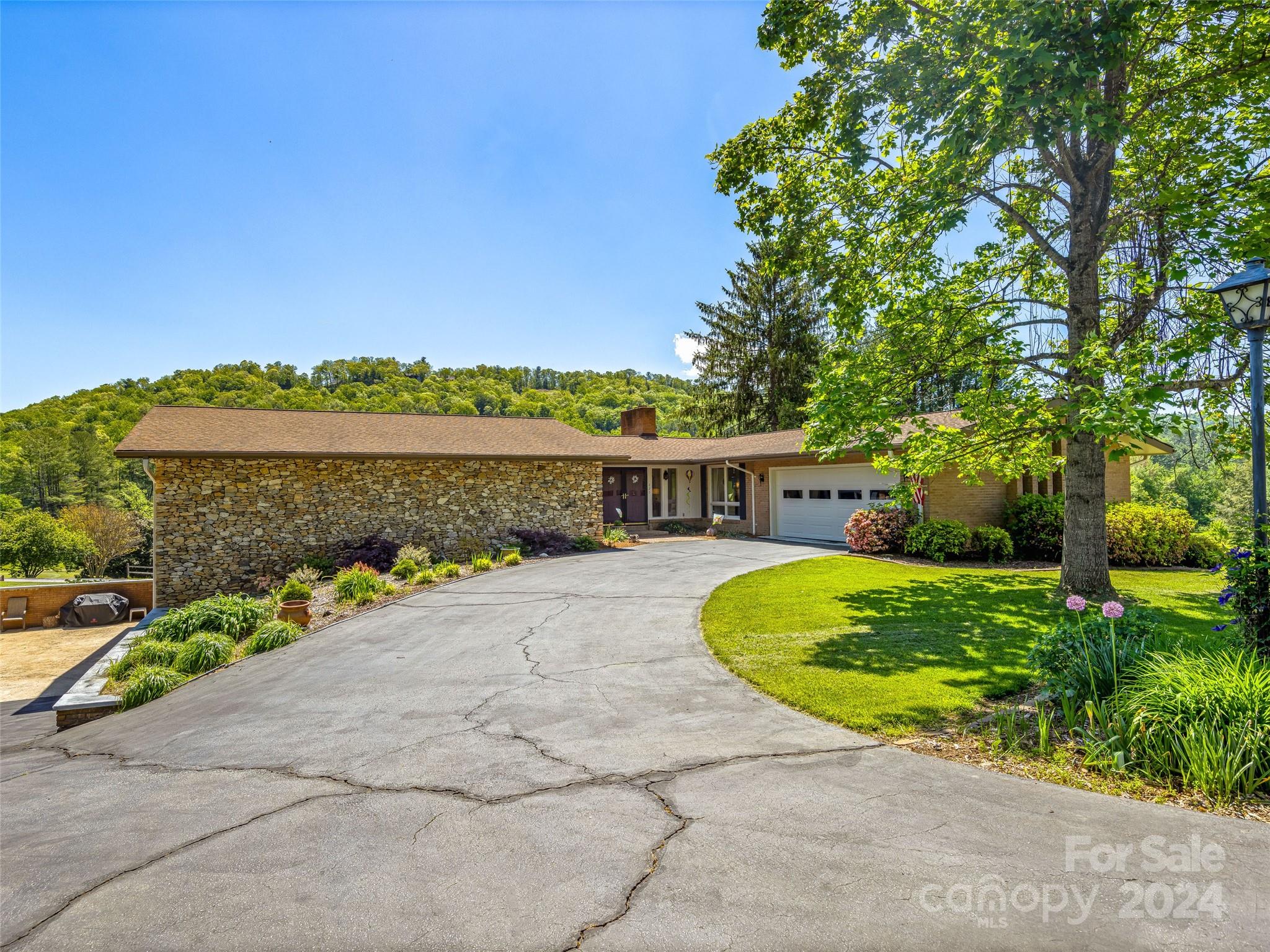 220 Northfield Court
