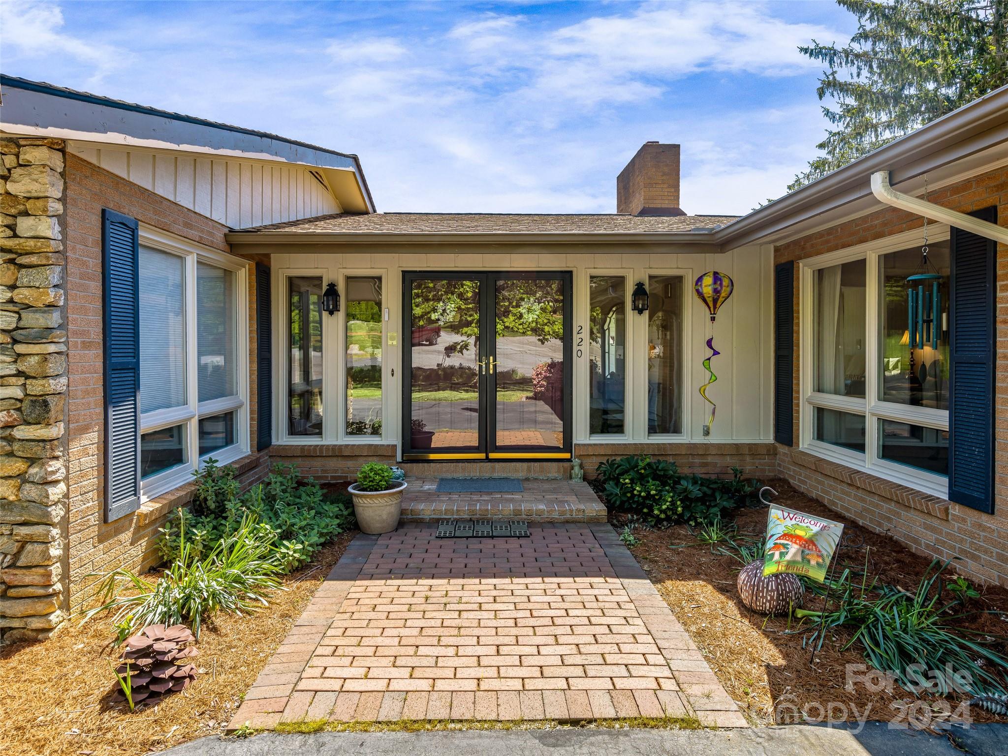 220 Northfield Court