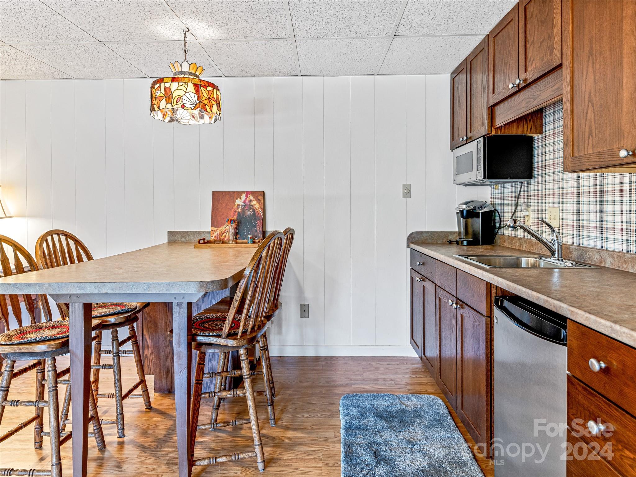 220 Northfield Court