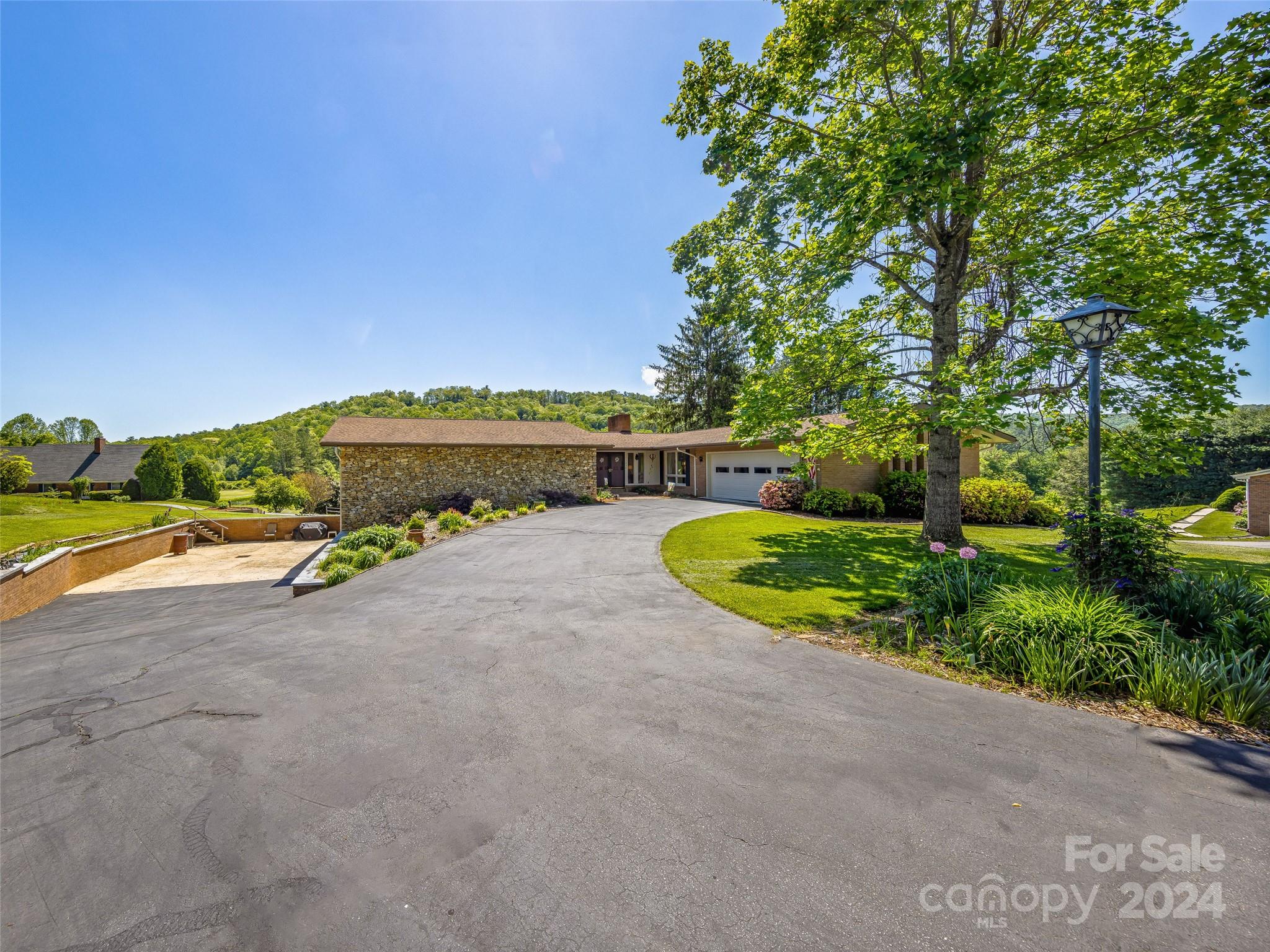 220 Northfield Court