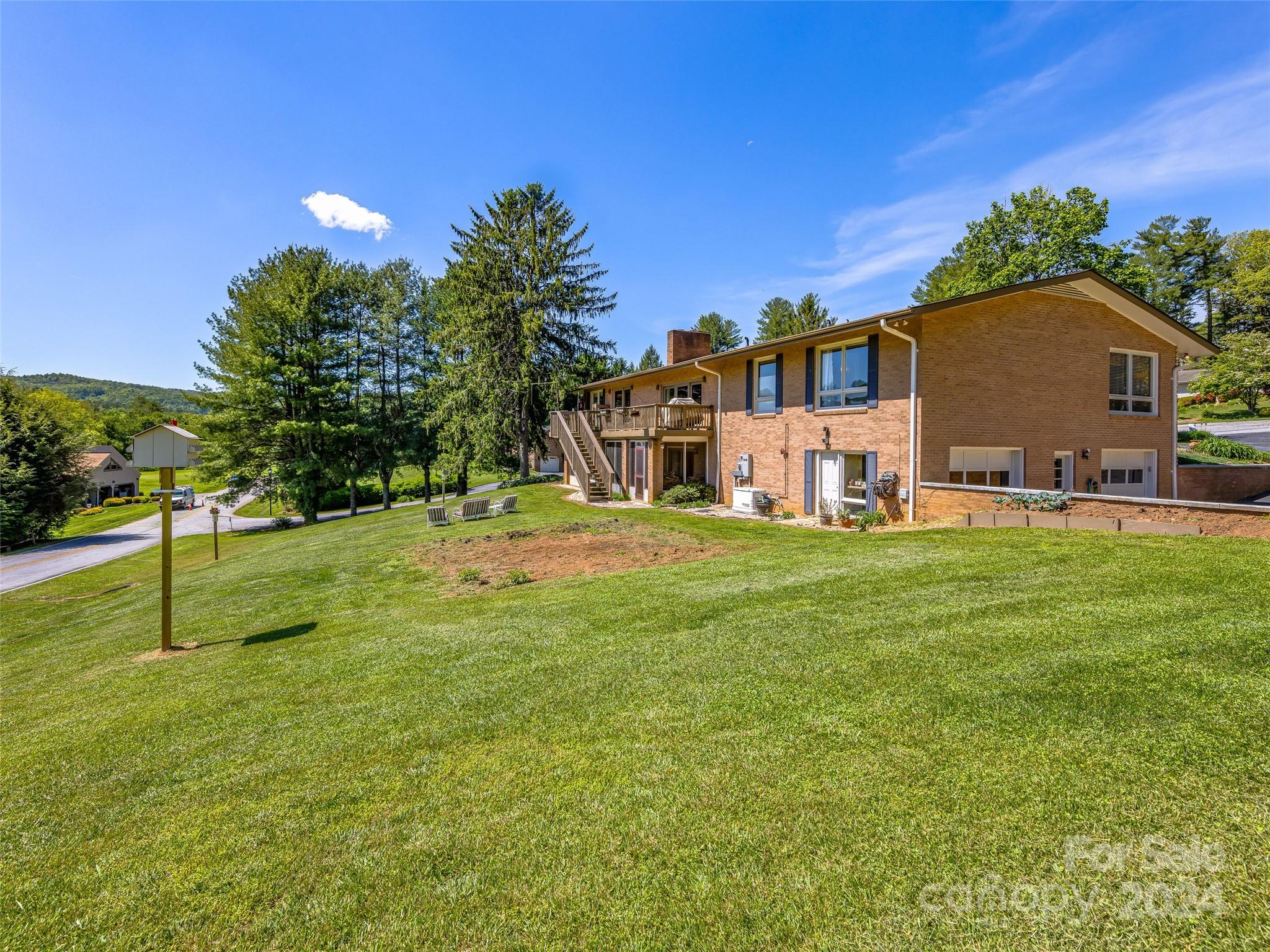 220 Northfield Court