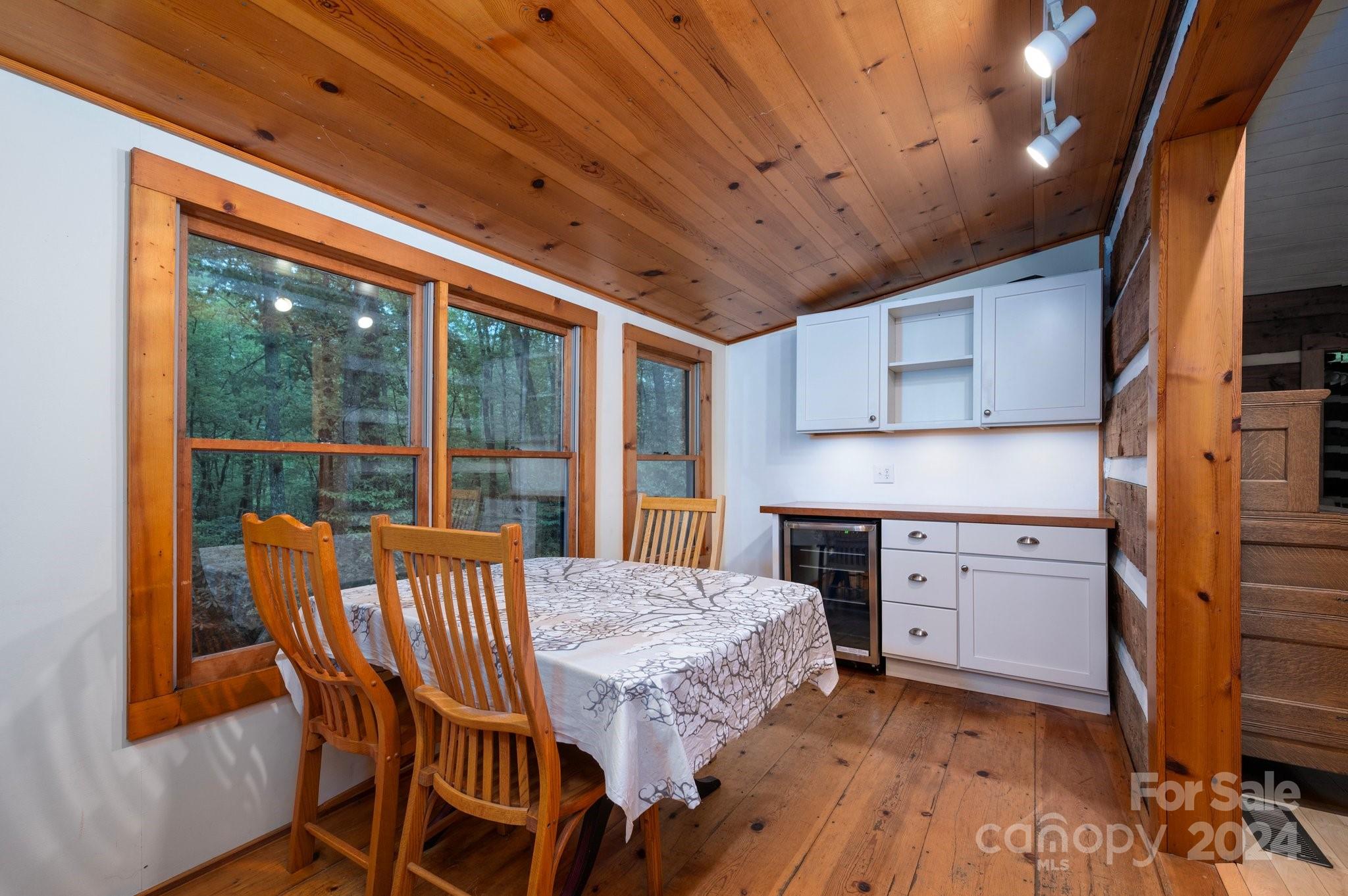 737 Rolling Ridge Loop