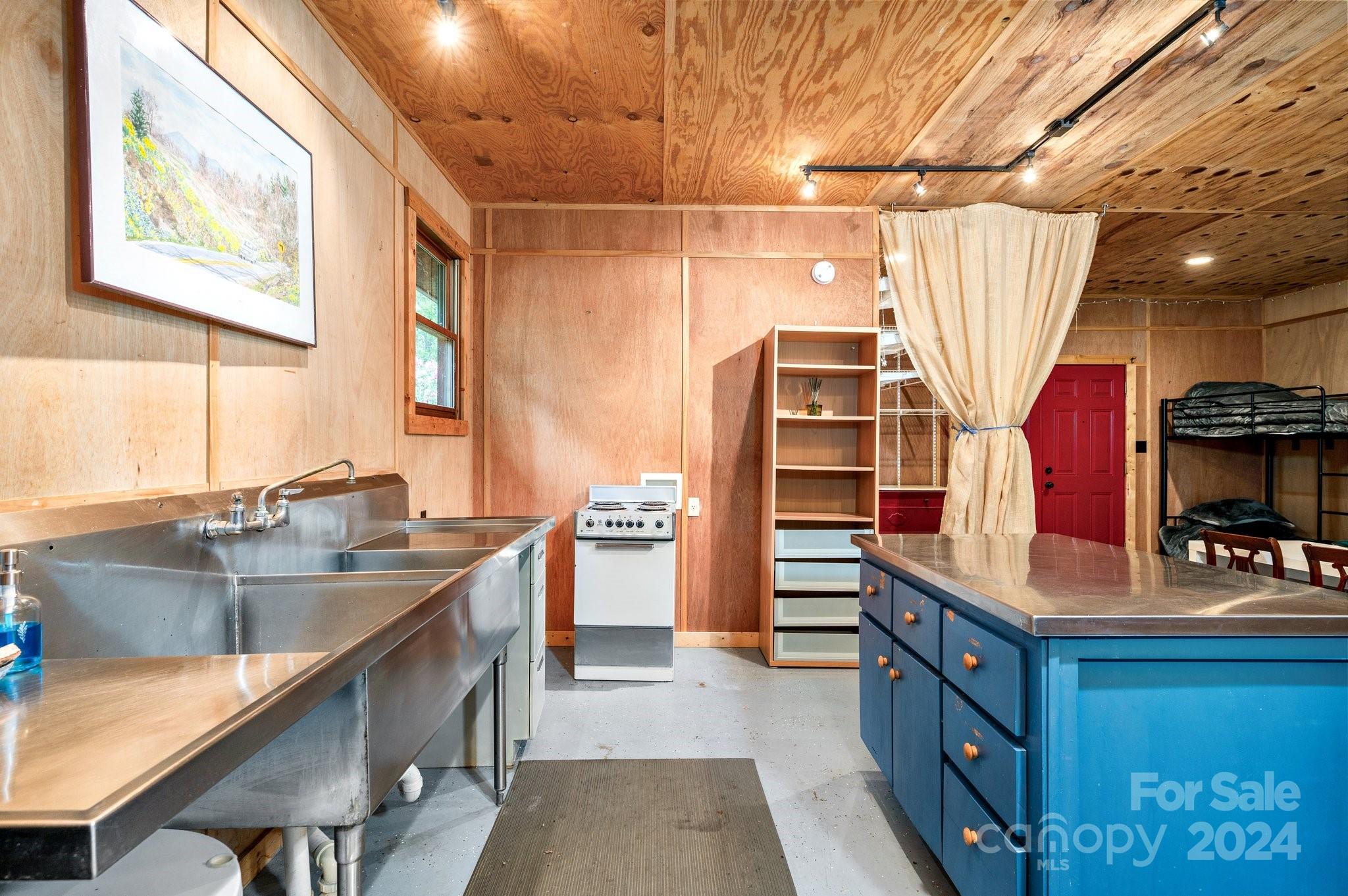 737 Rolling Ridge Loop