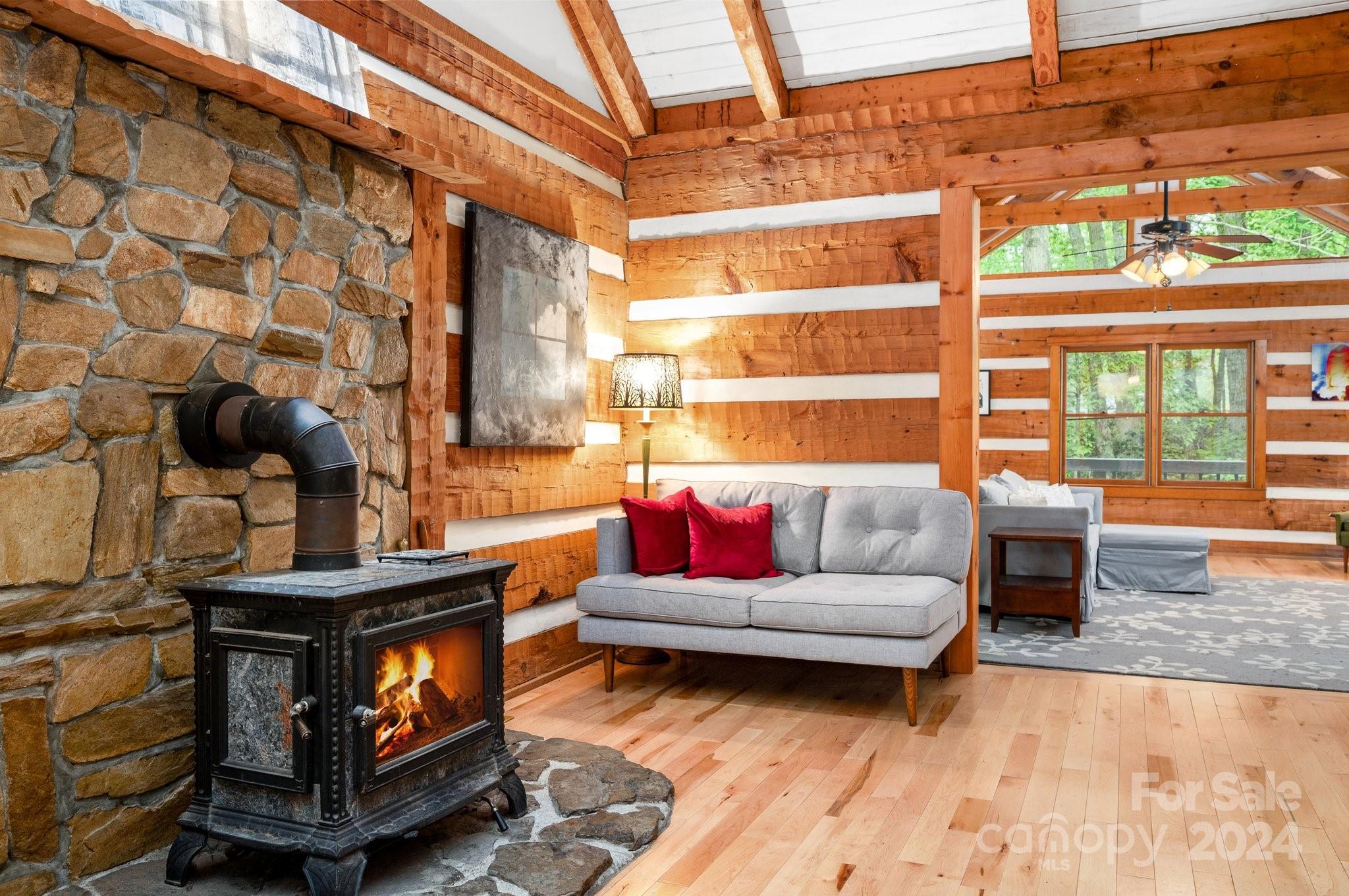 737 Rolling Ridge Loop