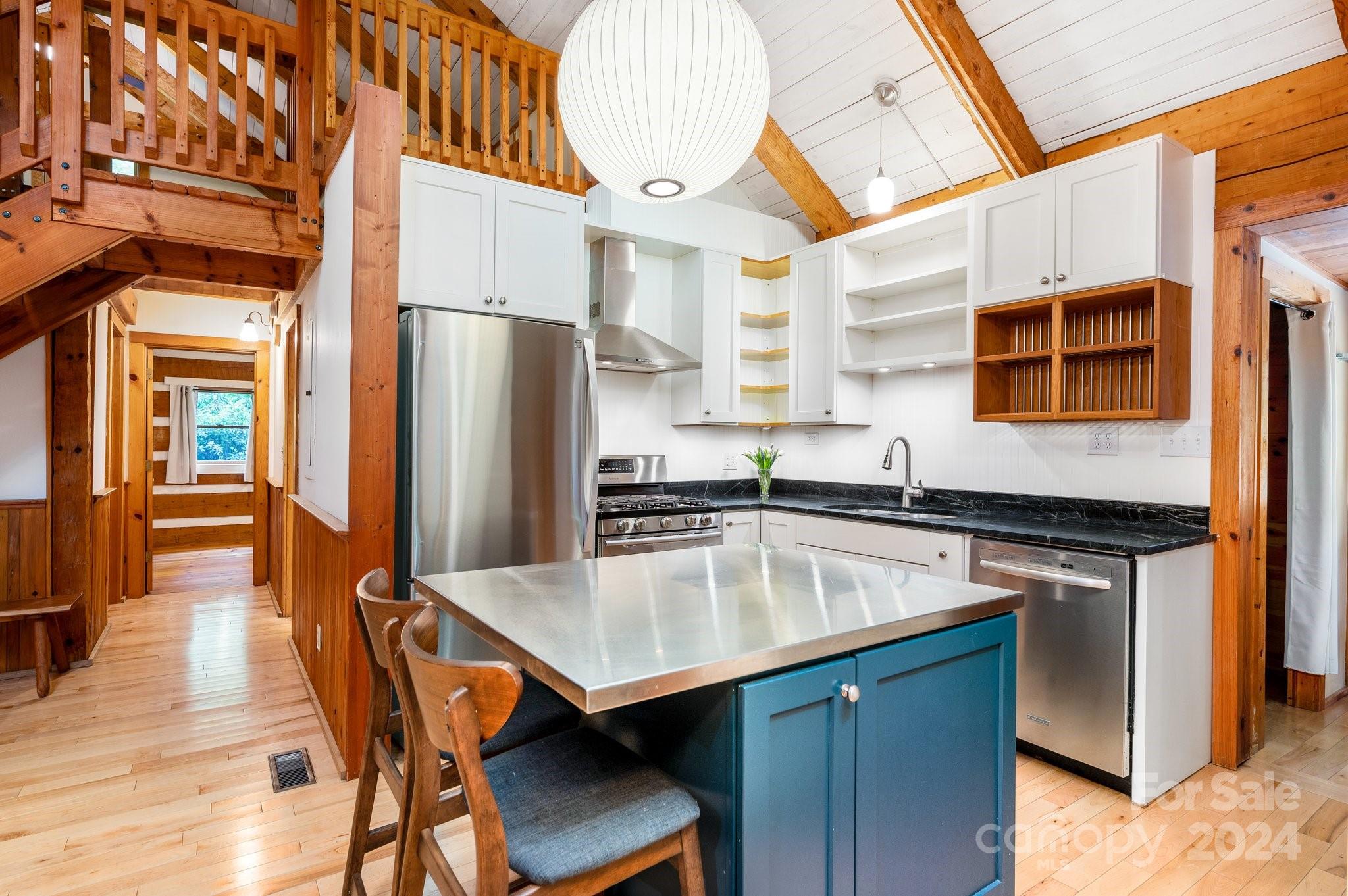 737 Rolling Ridge Loop