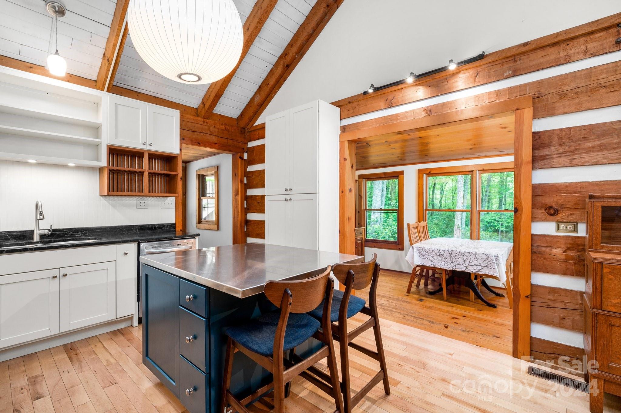 737 Rolling Ridge Loop