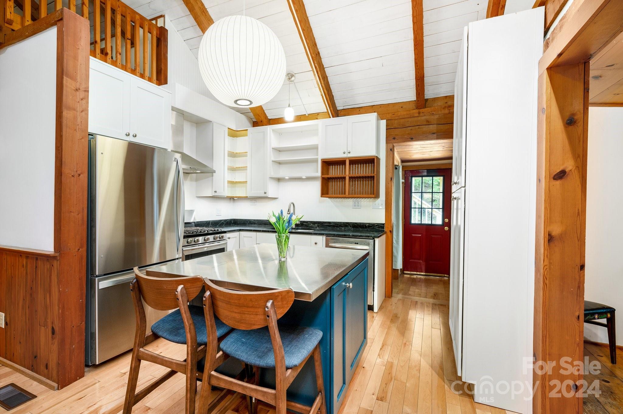 737 Rolling Ridge Loop