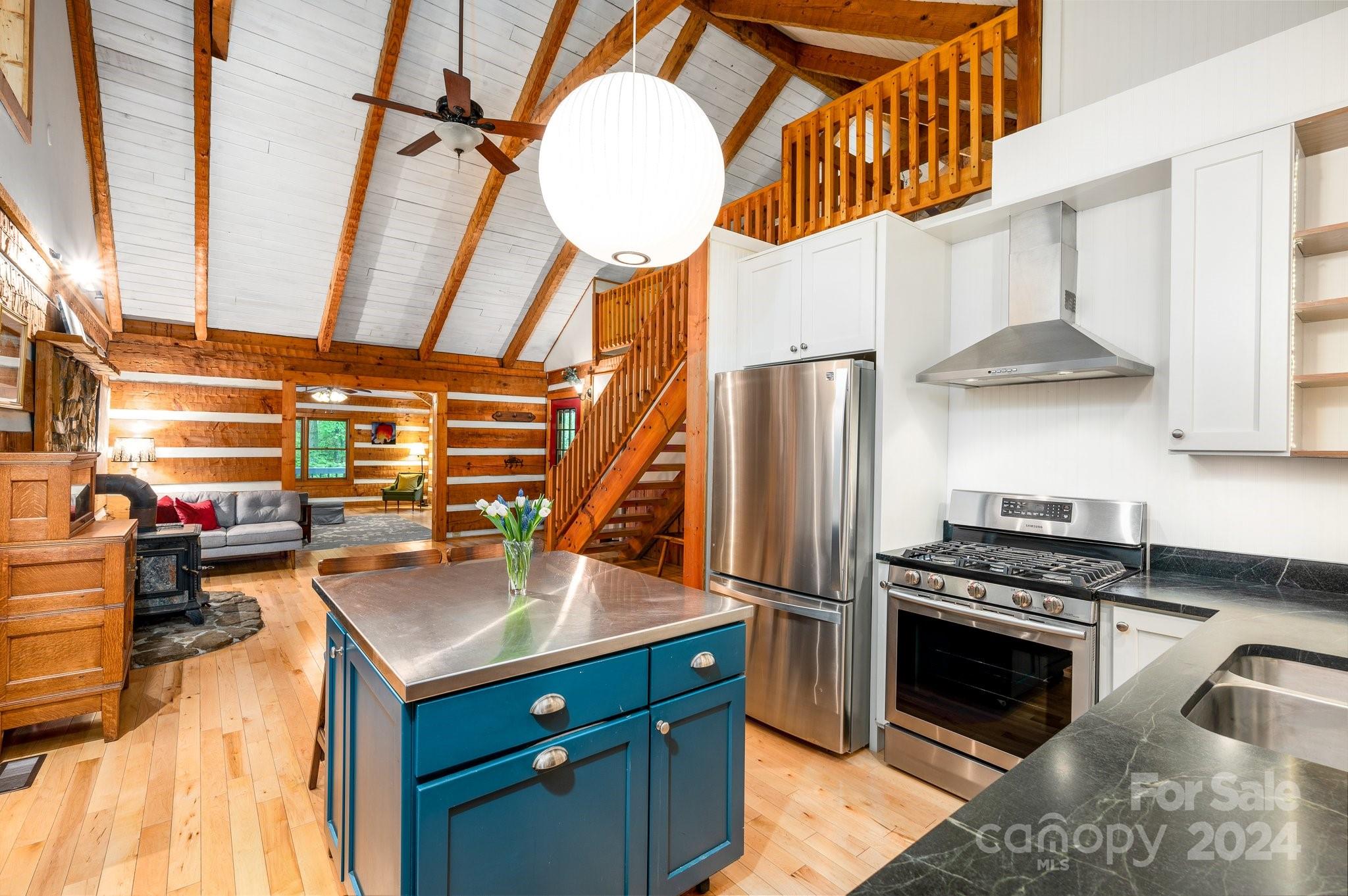 737 Rolling Ridge Loop