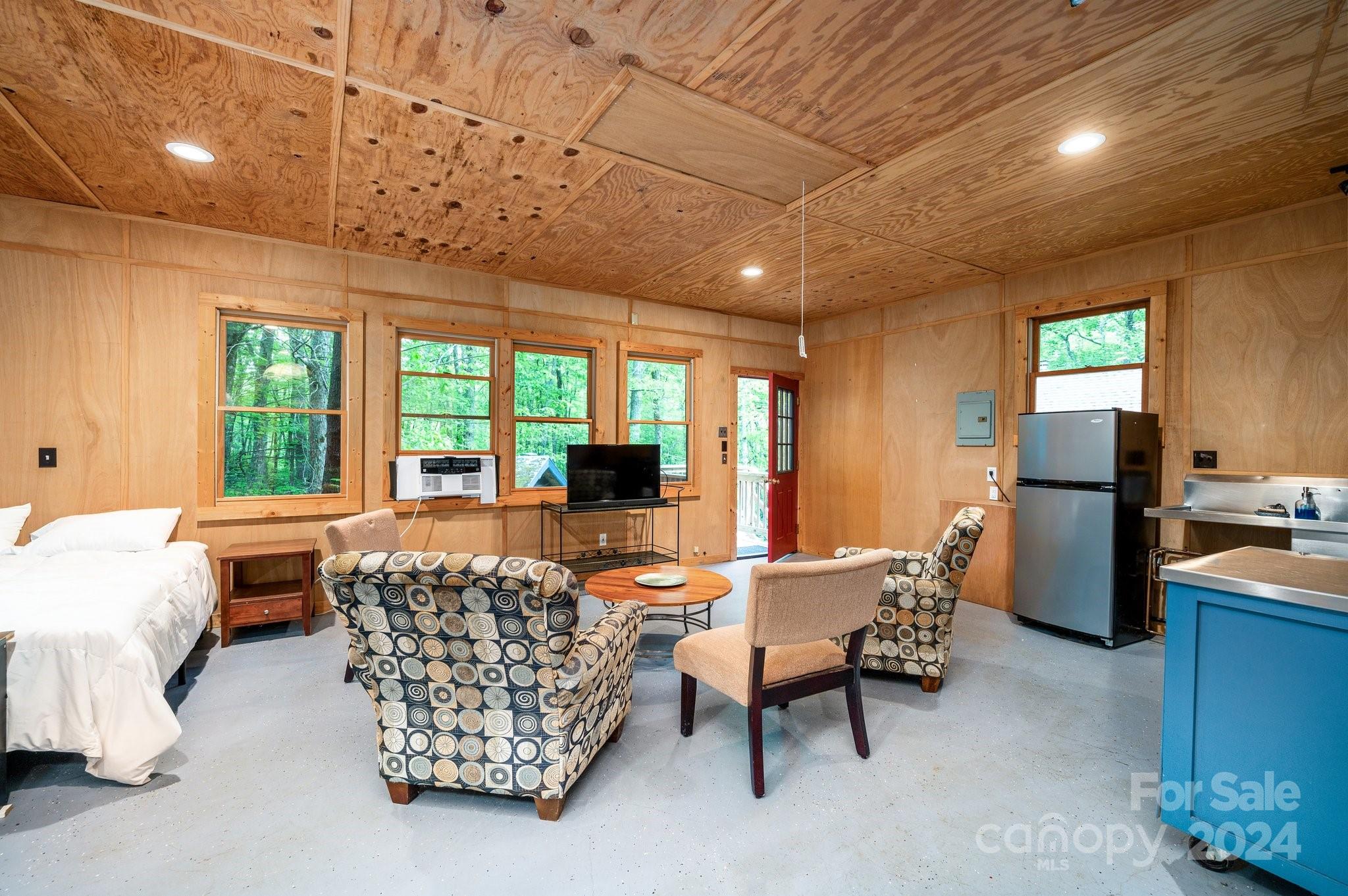 737 Rolling Ridge Loop