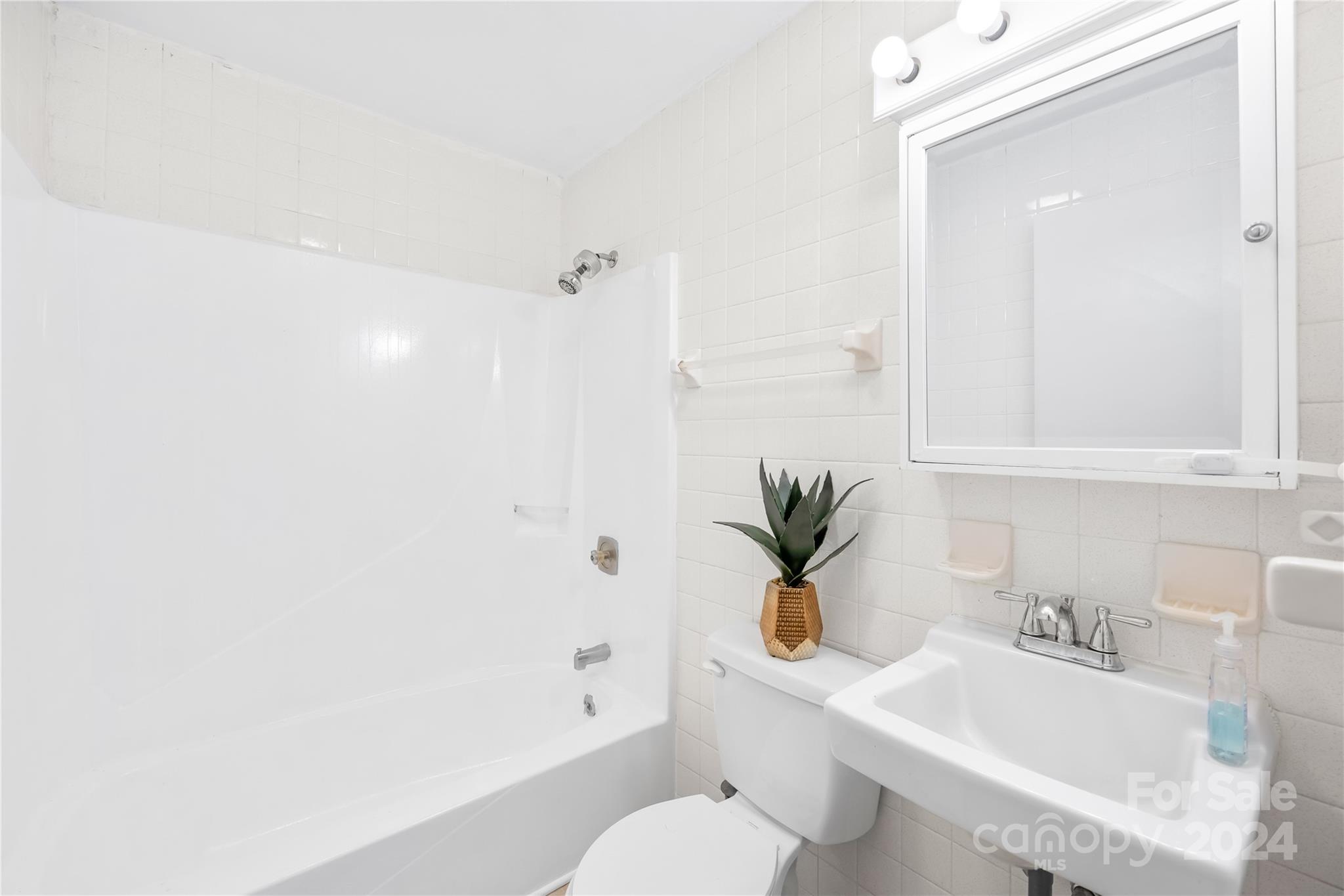 2586 Bull Creek Road