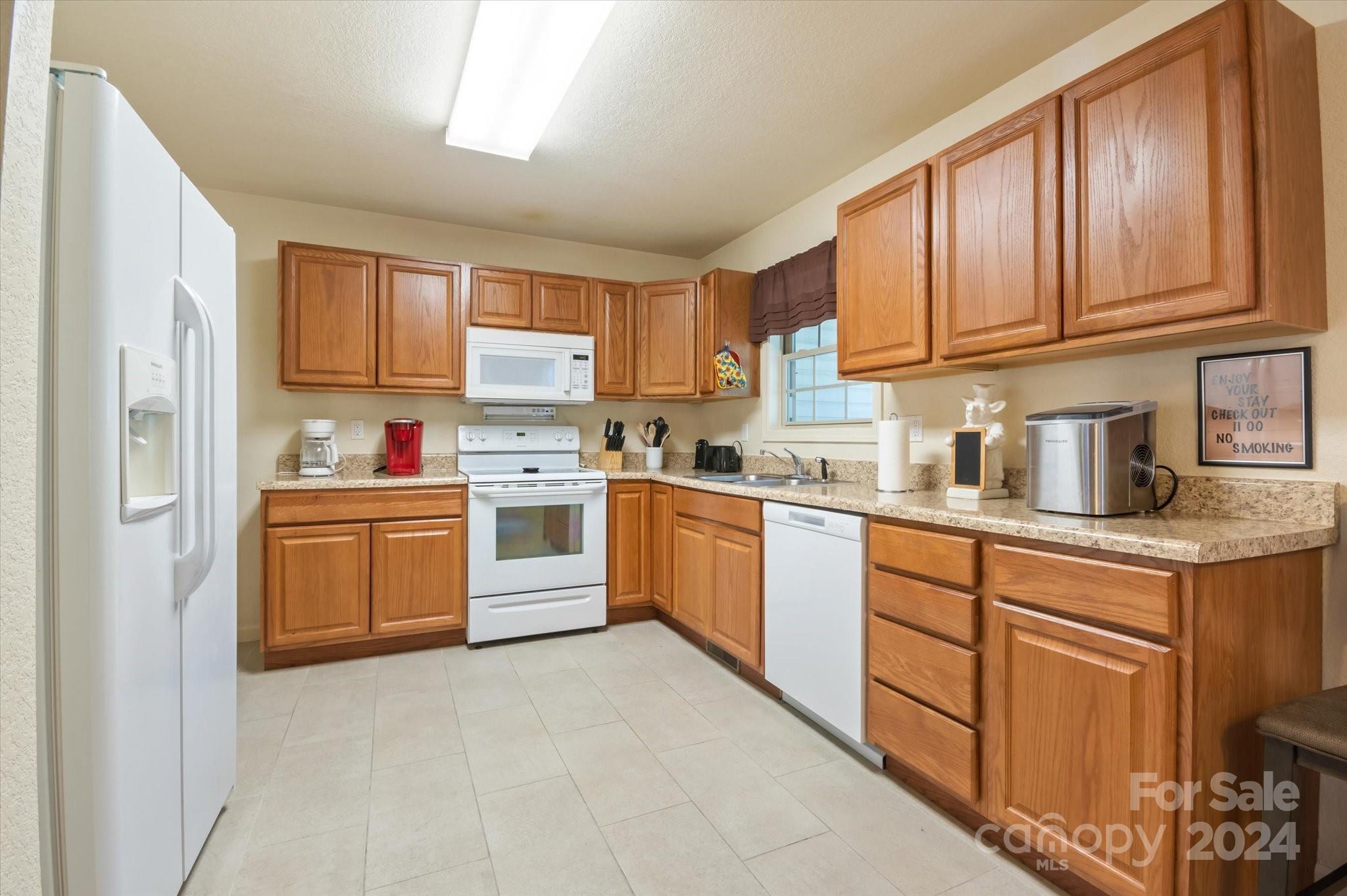7 Sirenas Way Unit: A & B