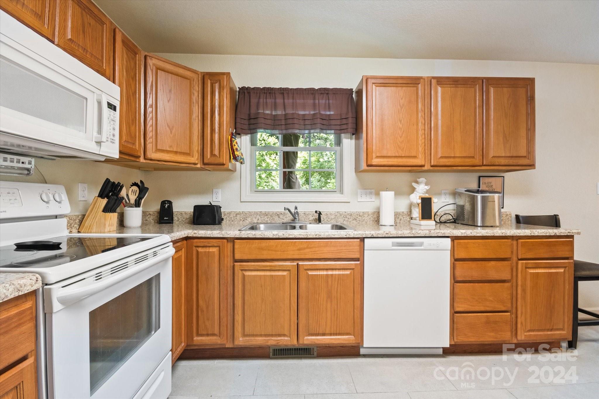 7 Sirenas Way Unit: A & B