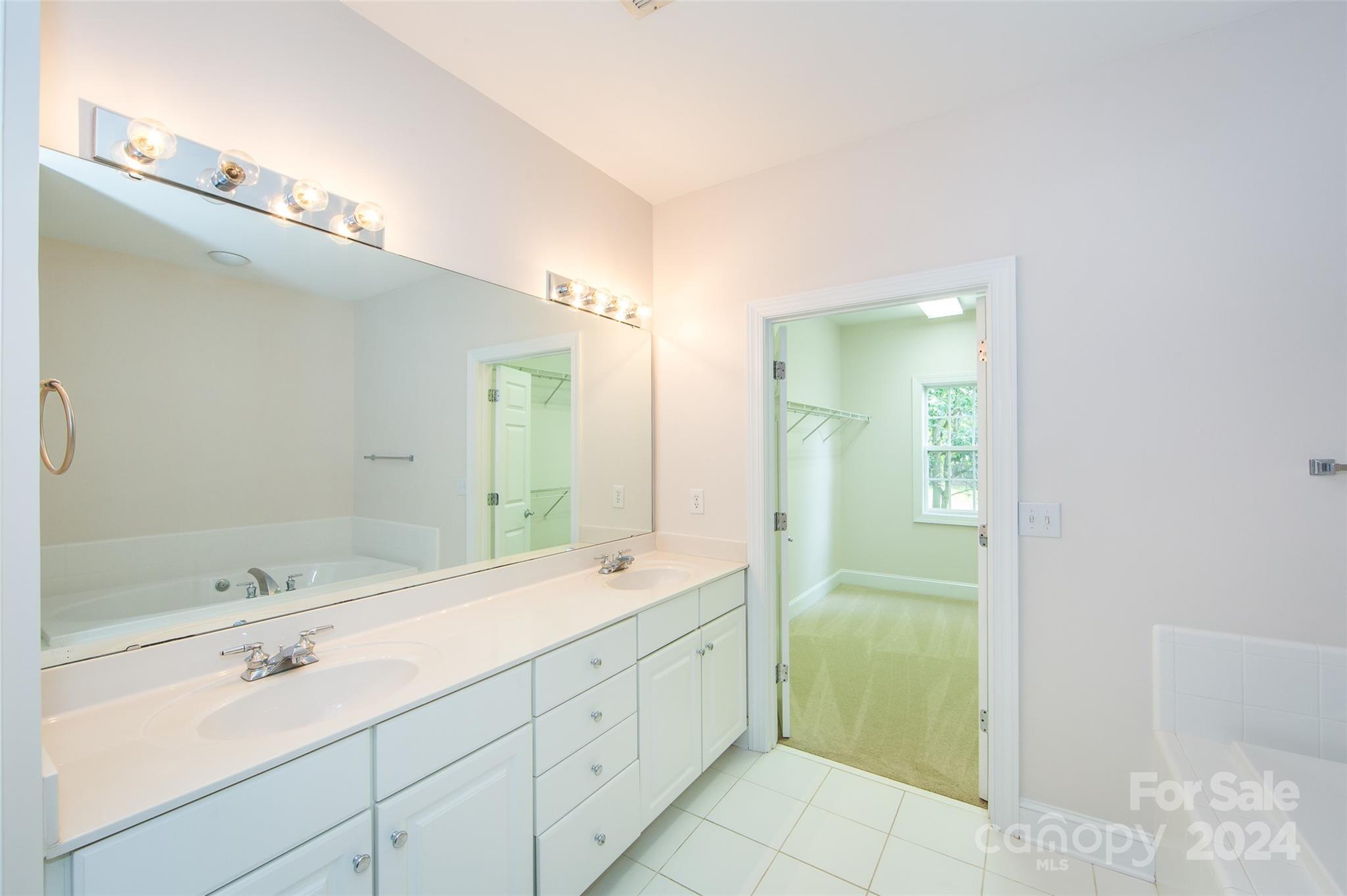 13808 Ballantyne Meadows Drive