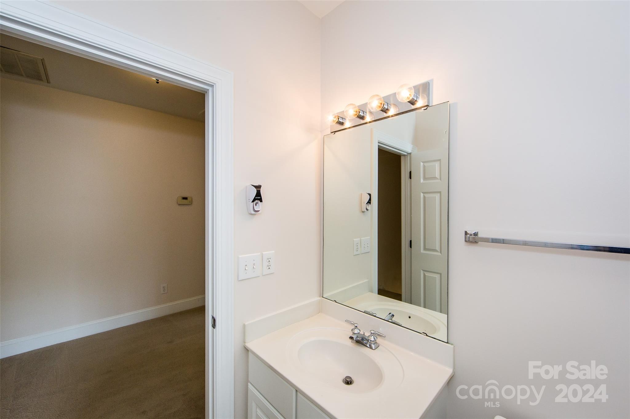 13808 Ballantyne Meadows Drive