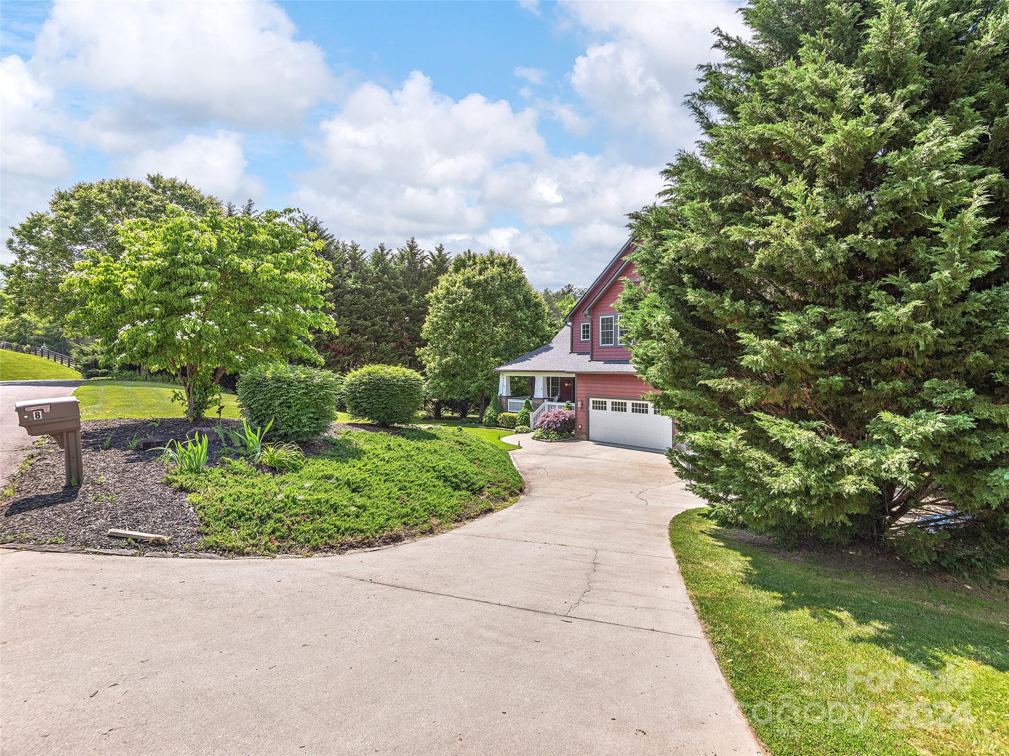 8 Old Farm House Road