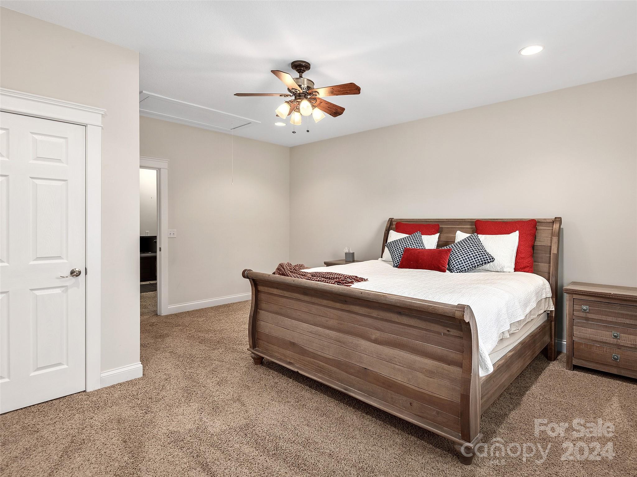 8 Old Farm House Road