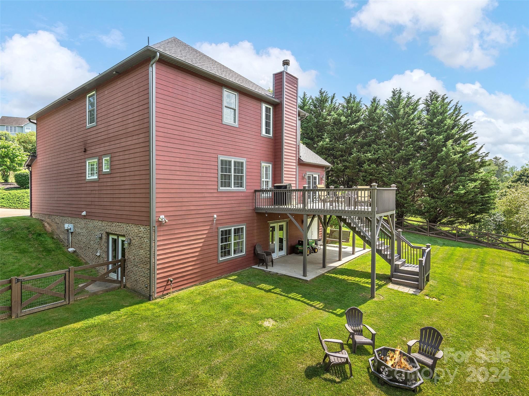 8 Old Farm House Road