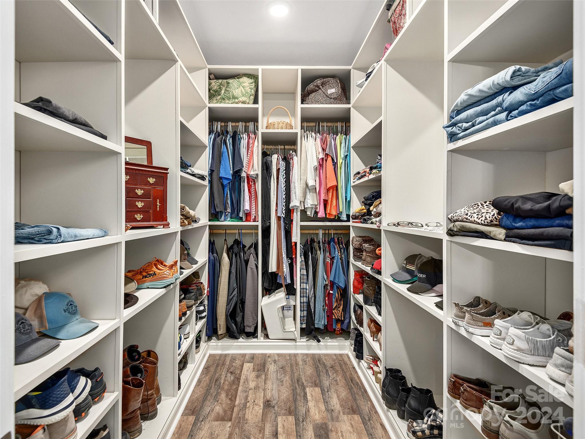 8 Old Farm House Road