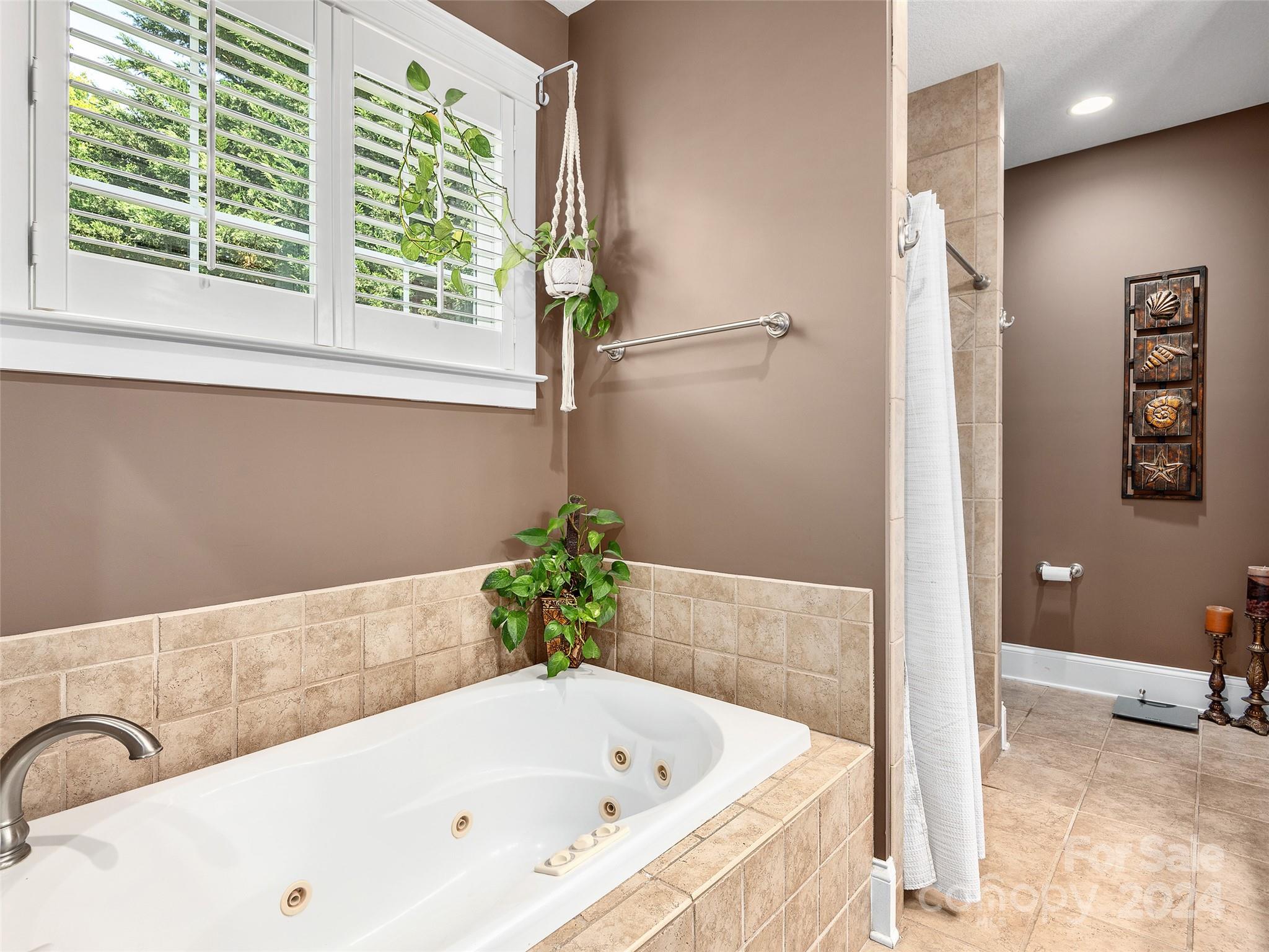 8 Old Farm House Road