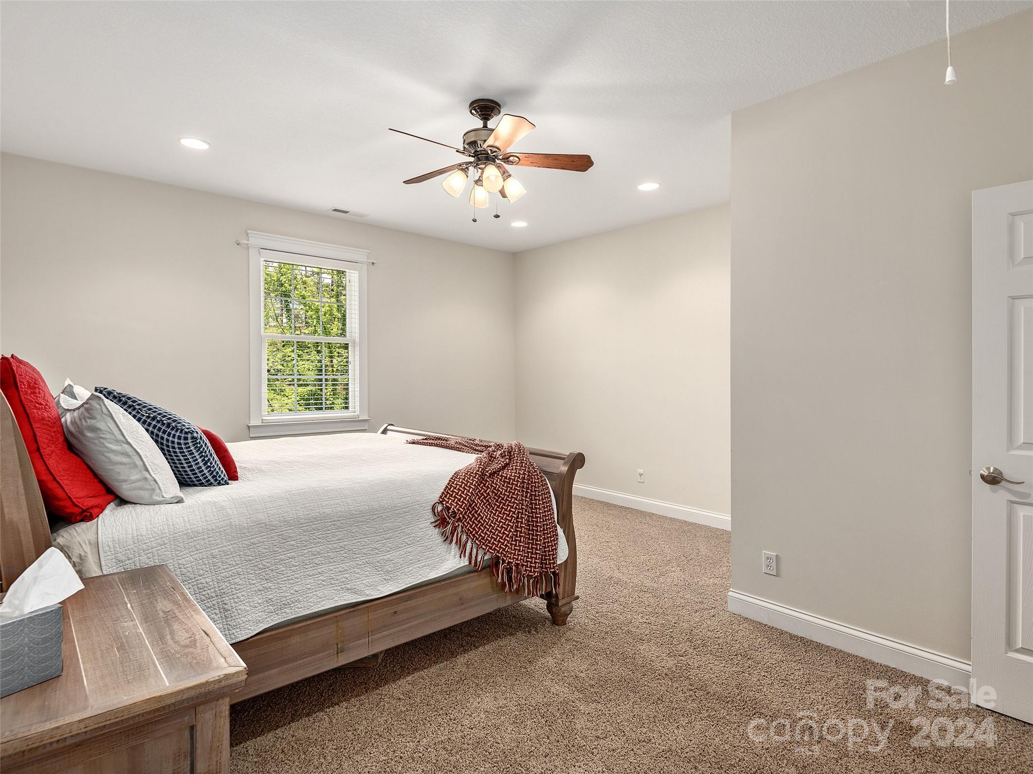 8 Old Farm House Road