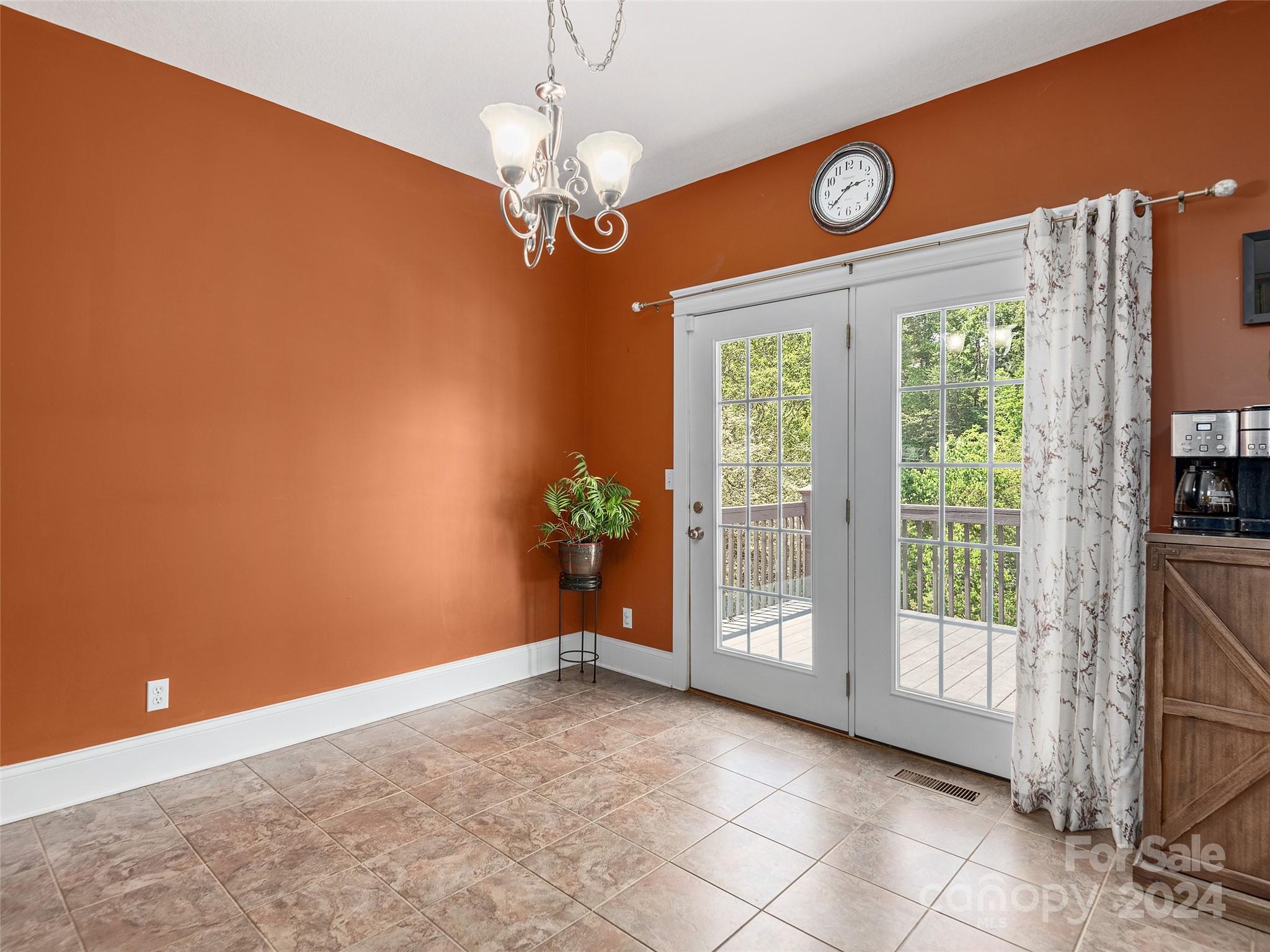 8 Old Farm House Road