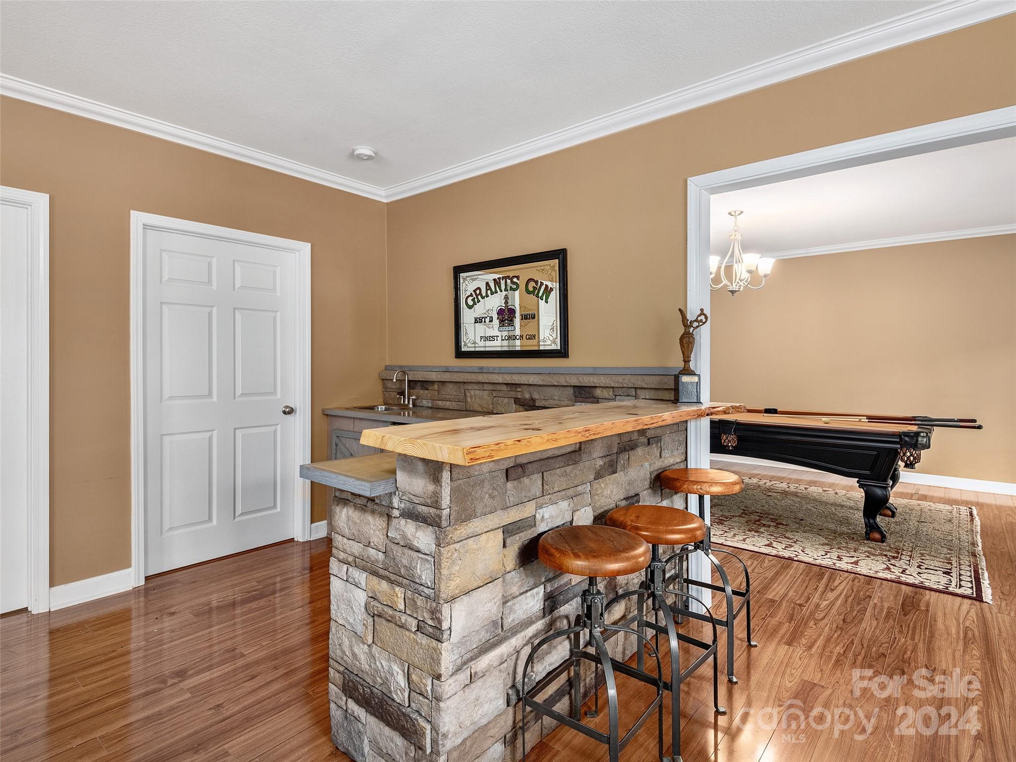 8 Old Farm House Road