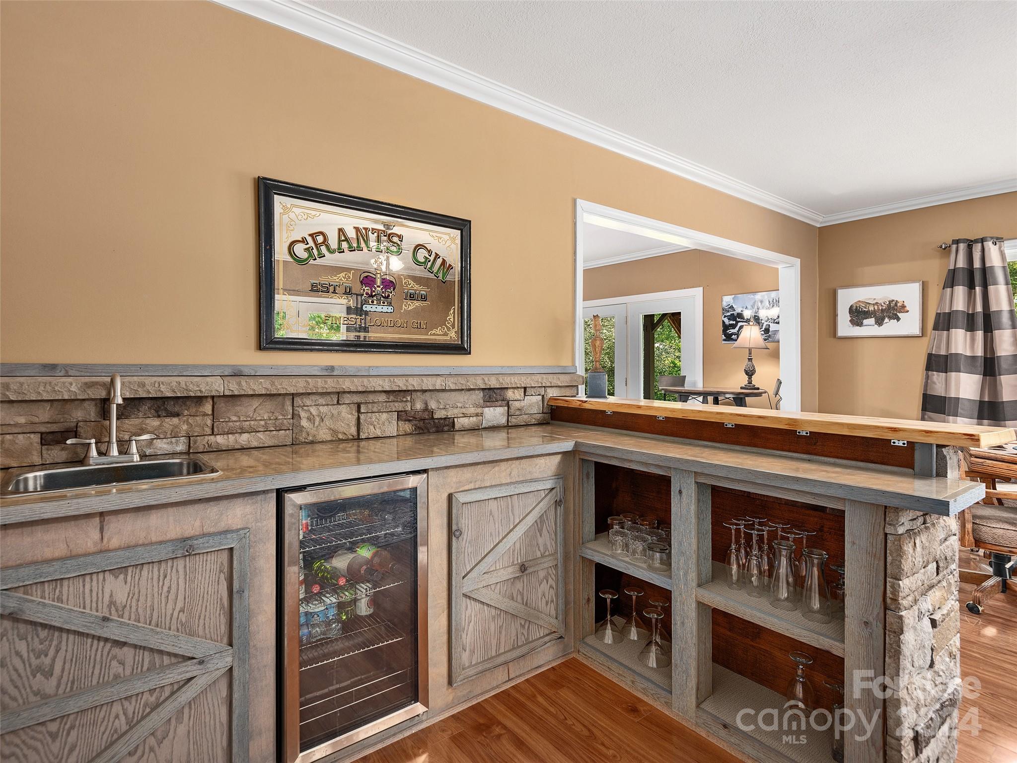 8 Old Farm House Road