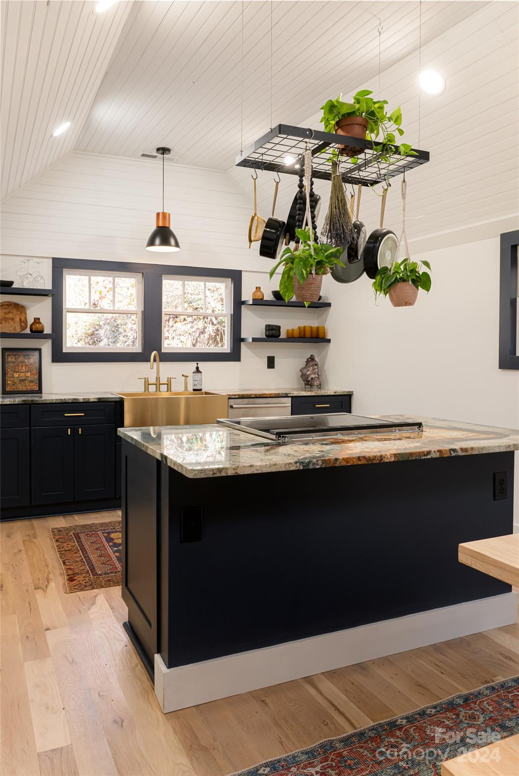 360 Blackberry Inn Road