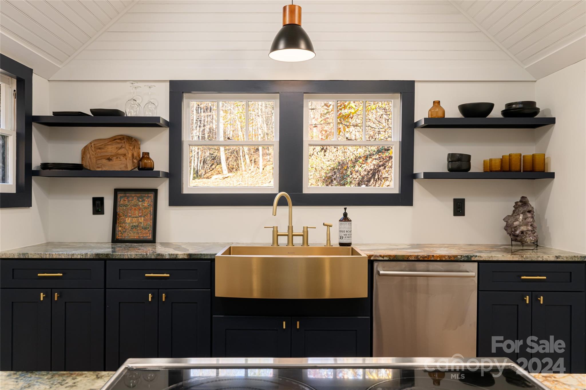 360 Blackberry Inn Road