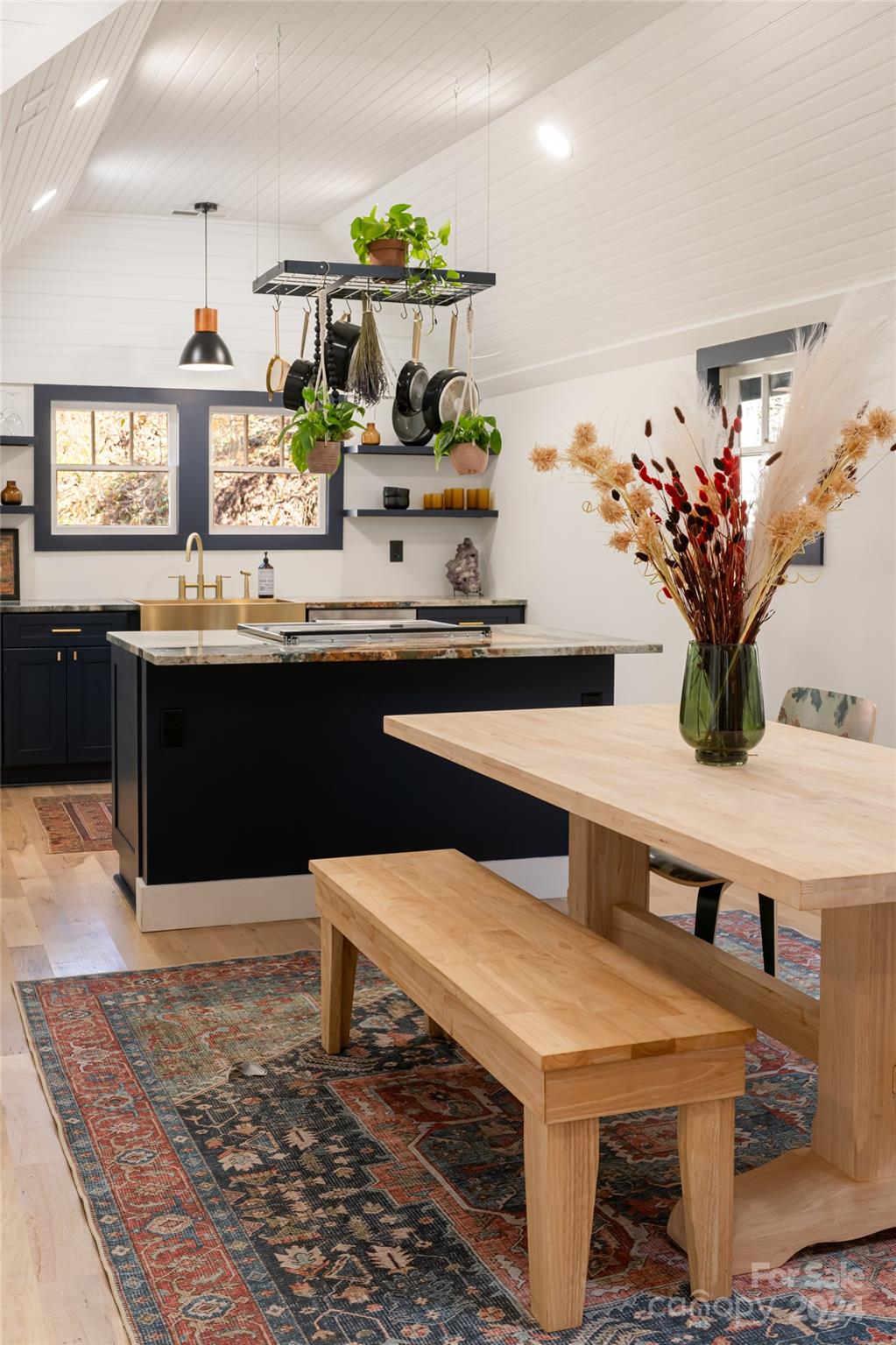 360 Blackberry Inn Road