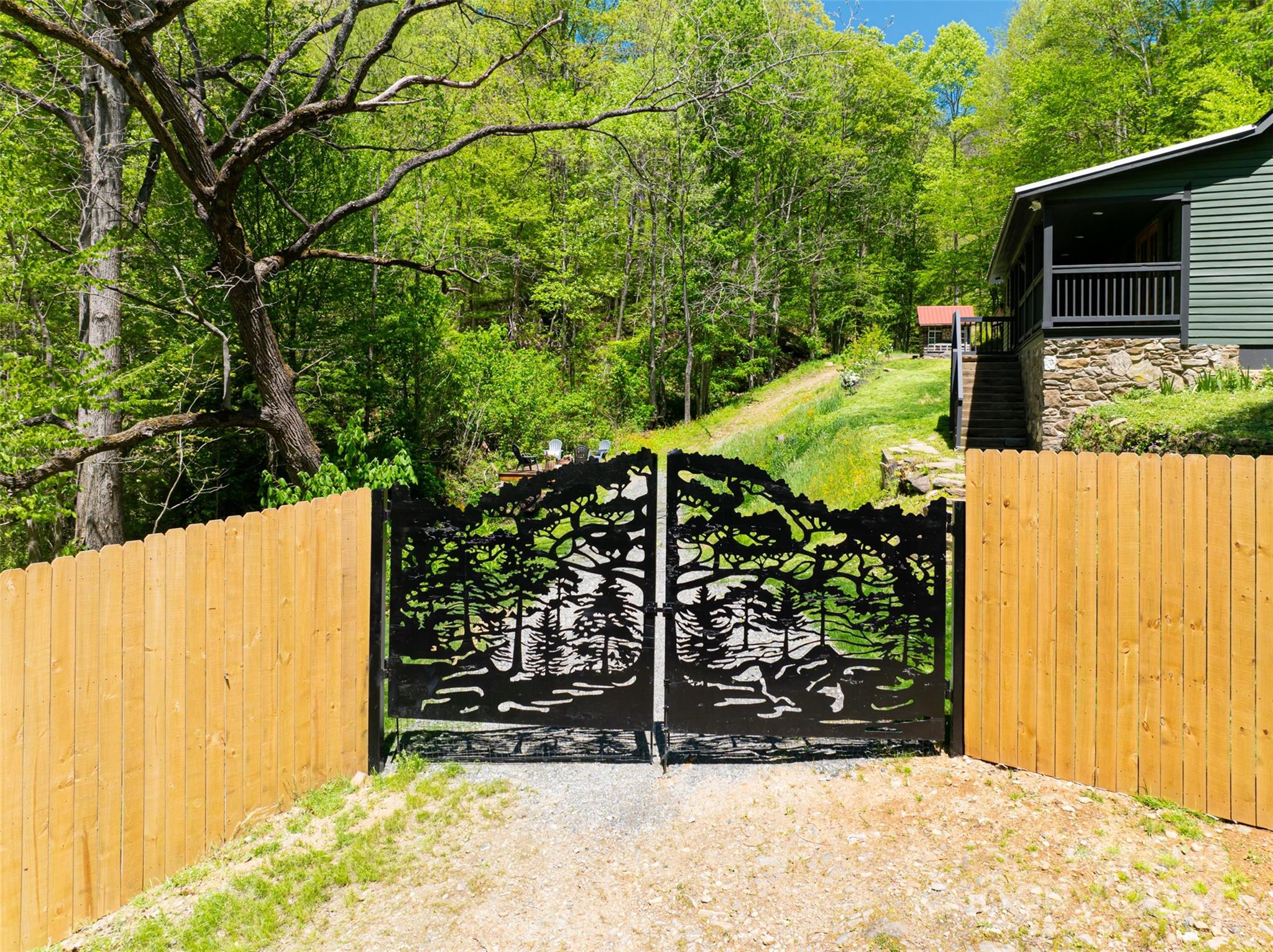 360 Blackberry Inn Road