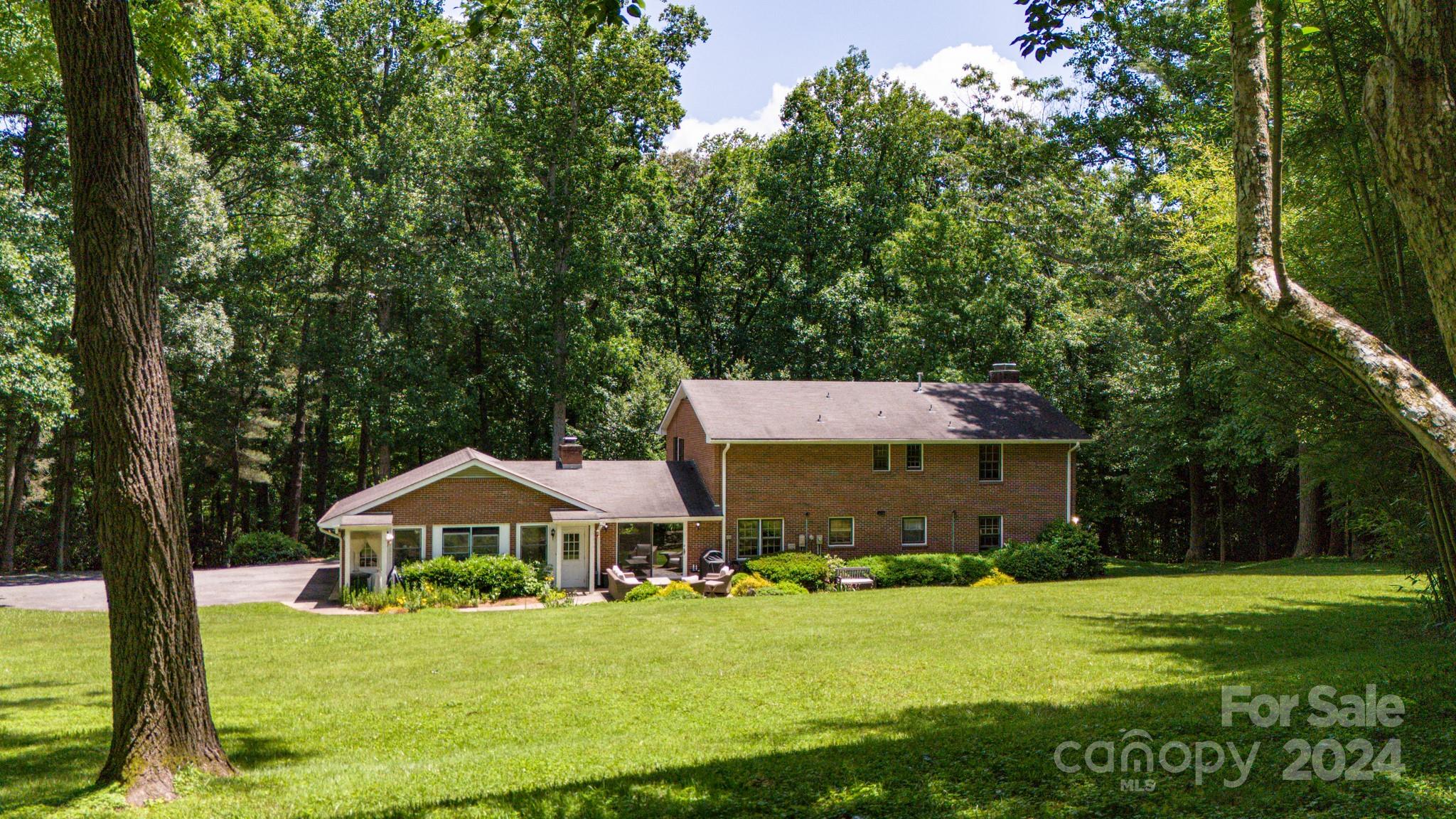13 Forest Road